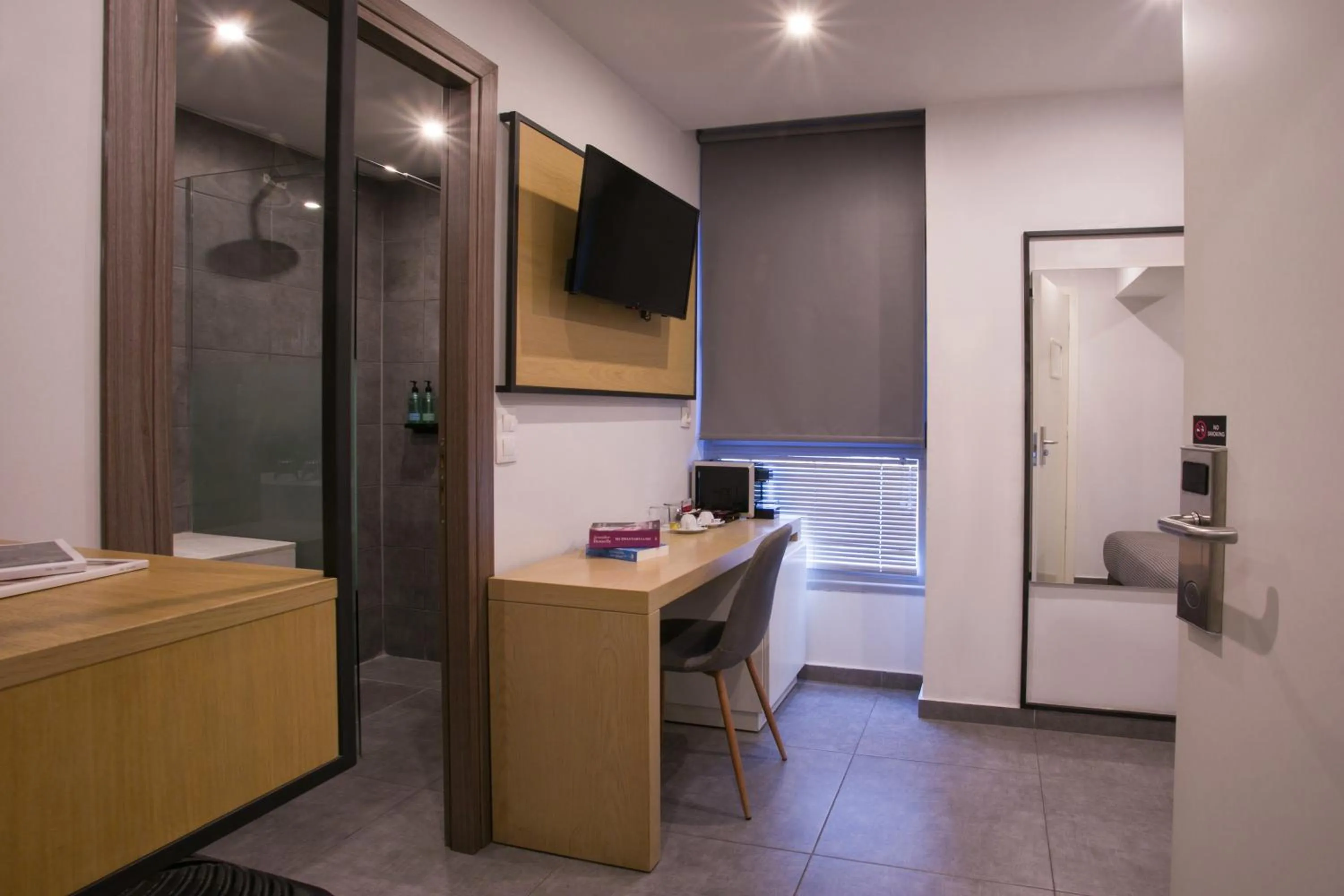 Bathroom, Bed in White Luxury