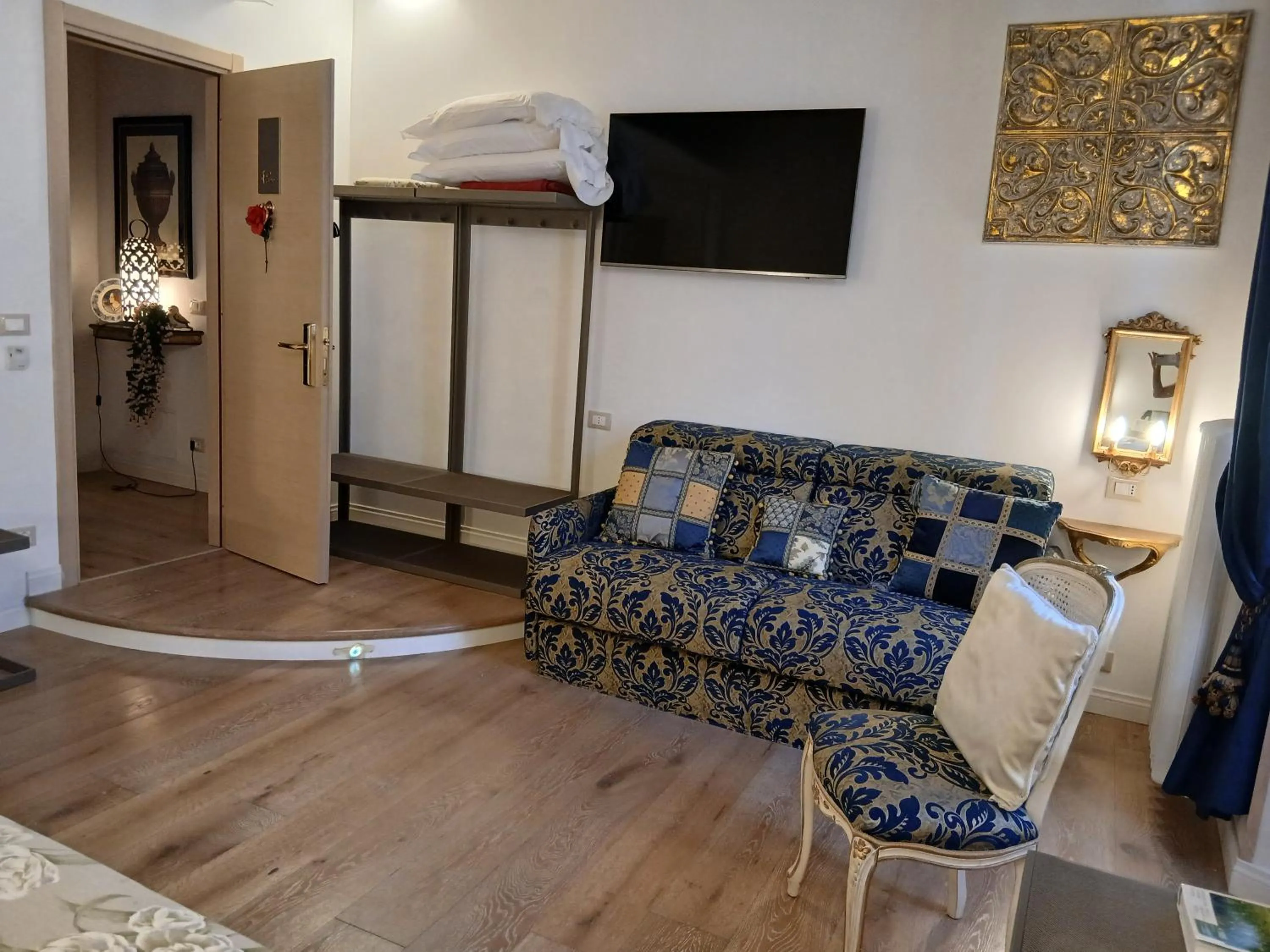 Bedroom in Excellent Trinity Rooms