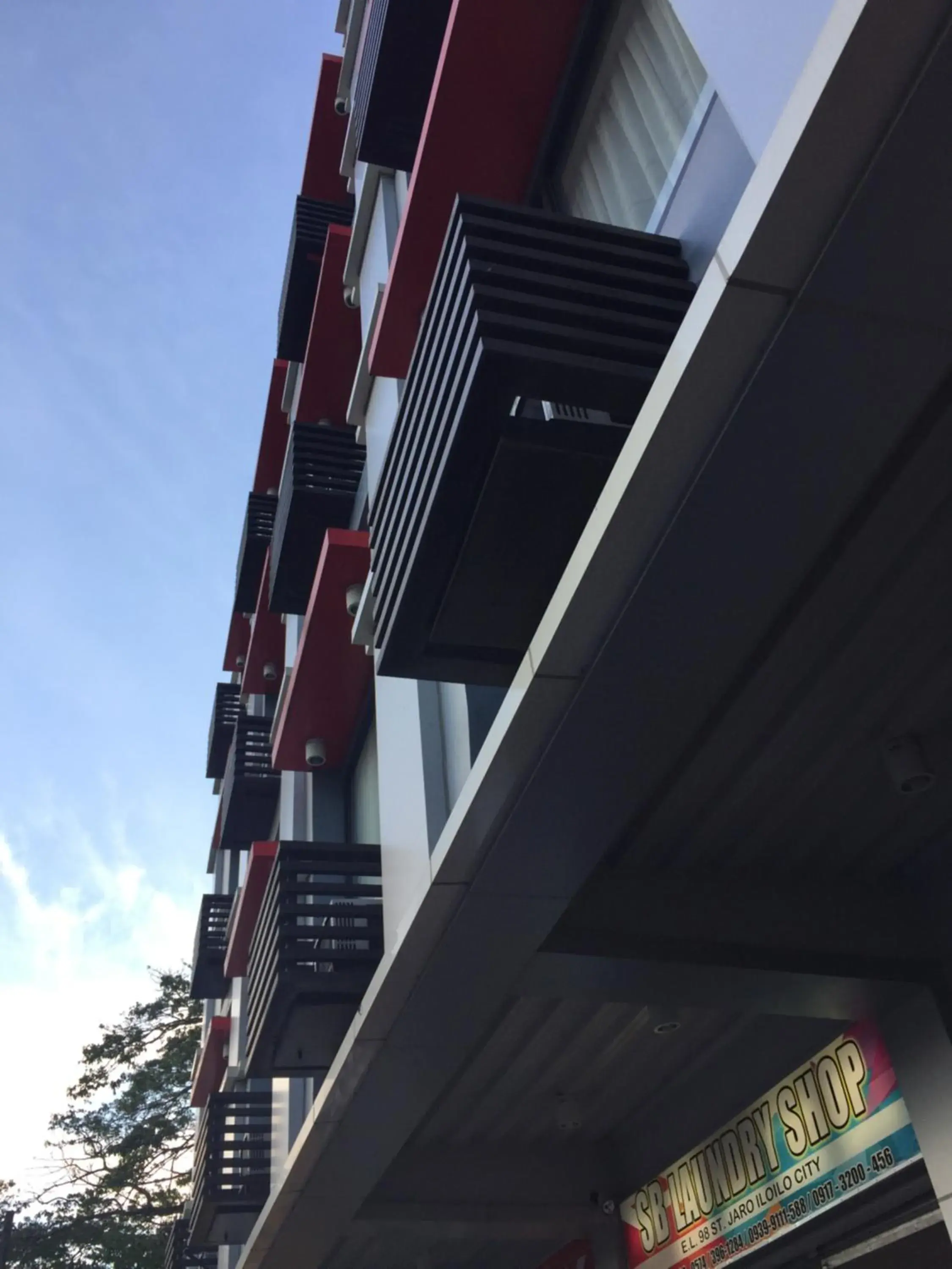 Property building in PearLi View Hotel Iloilo powered by Cocotel Property building in PearLi View Hotel Iloilo powered by Cocotel