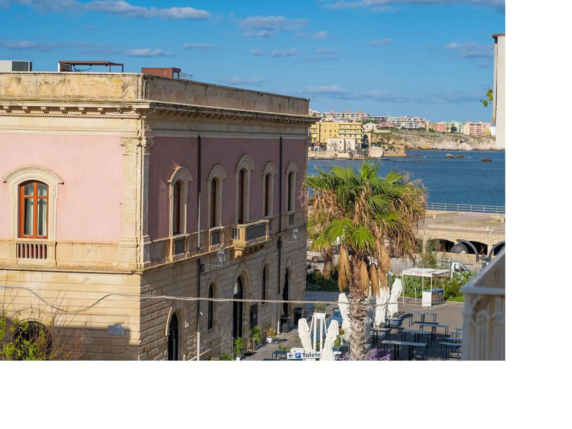 Bird's eye view in Design 4 Rooms