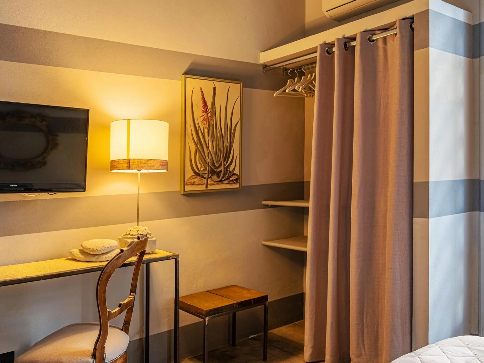 Bedroom, Bed in Design 4 Rooms