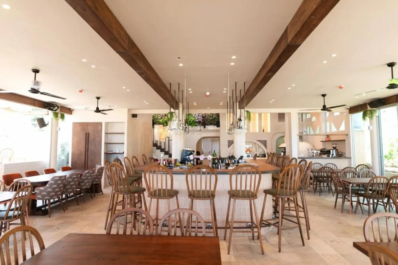 Restaurant/places to eat in Dream Beach 98 Hotel And Spa