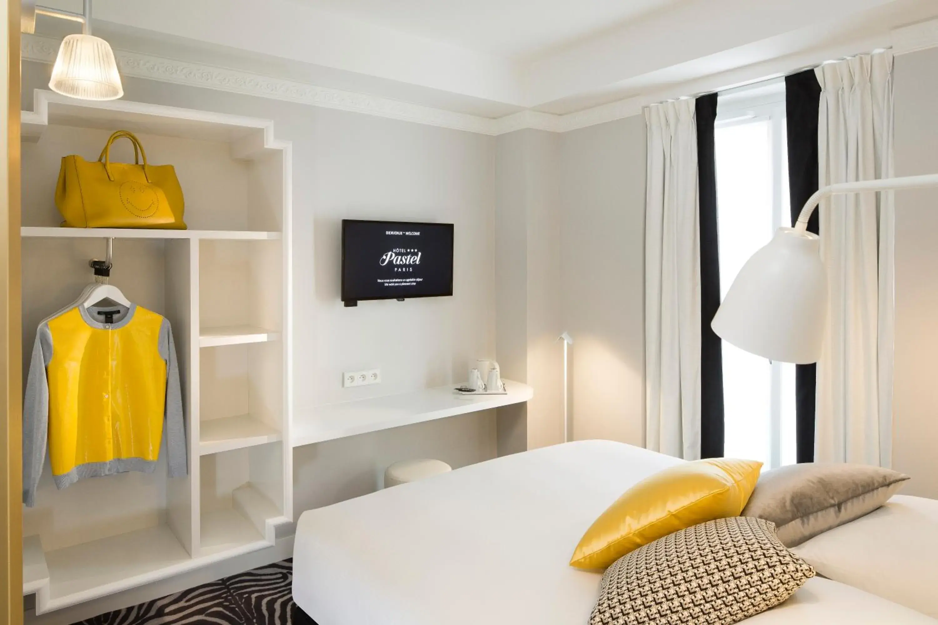 Bedroom, Bed in Hôtel Pastel Paris Bedroom, Bed in Hôtel Pastel Paris