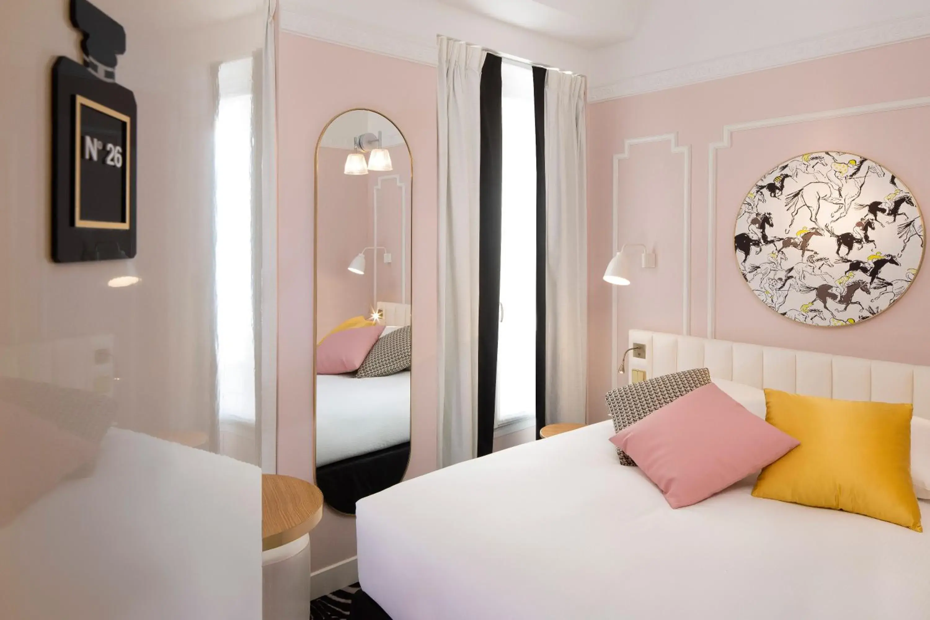 Bedroom, Bed in Hôtel Pastel Paris Bedroom, Bed in Hôtel Pastel Paris