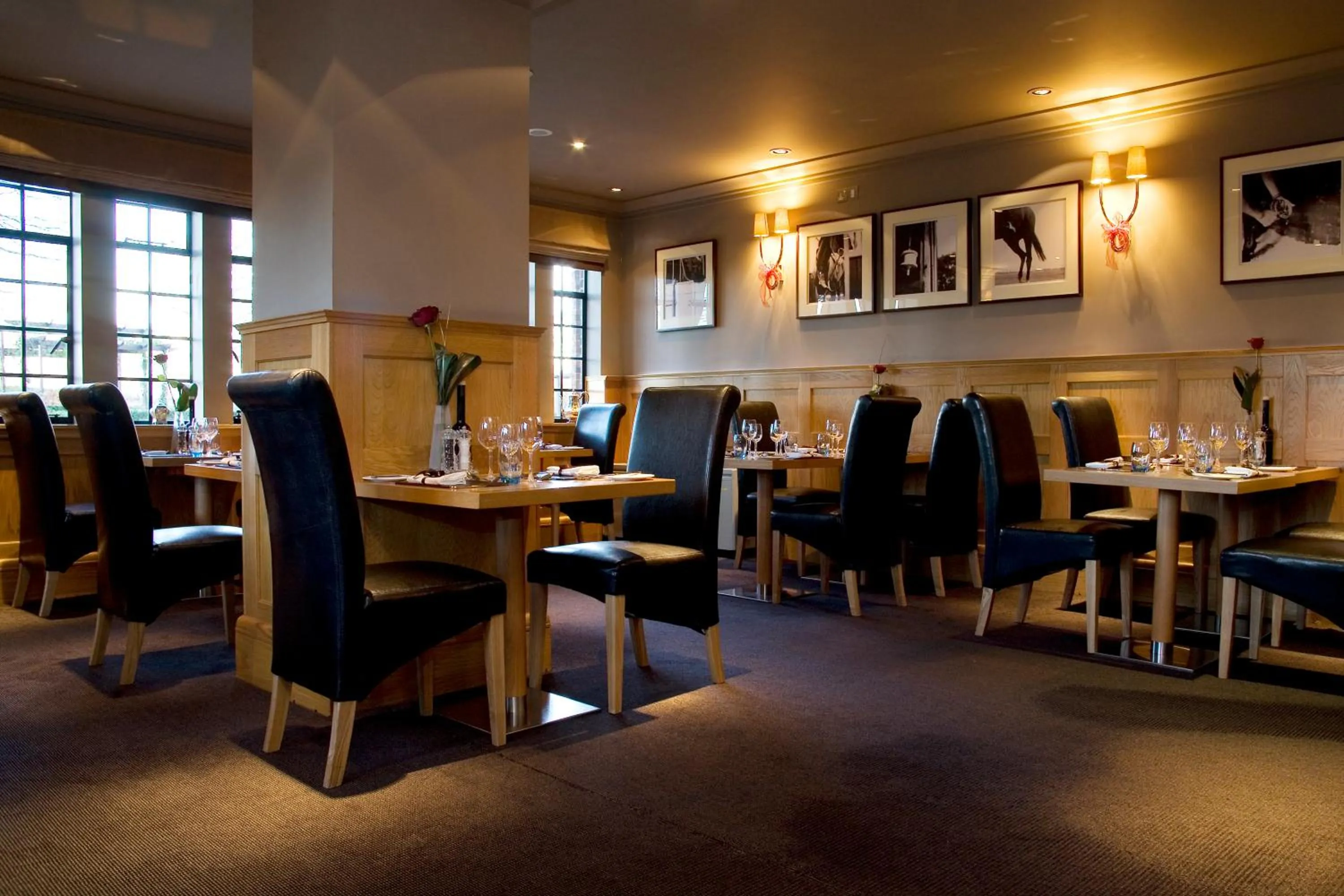 Restaurant/places to eat in Western House Hotel At Ayr Racecourse