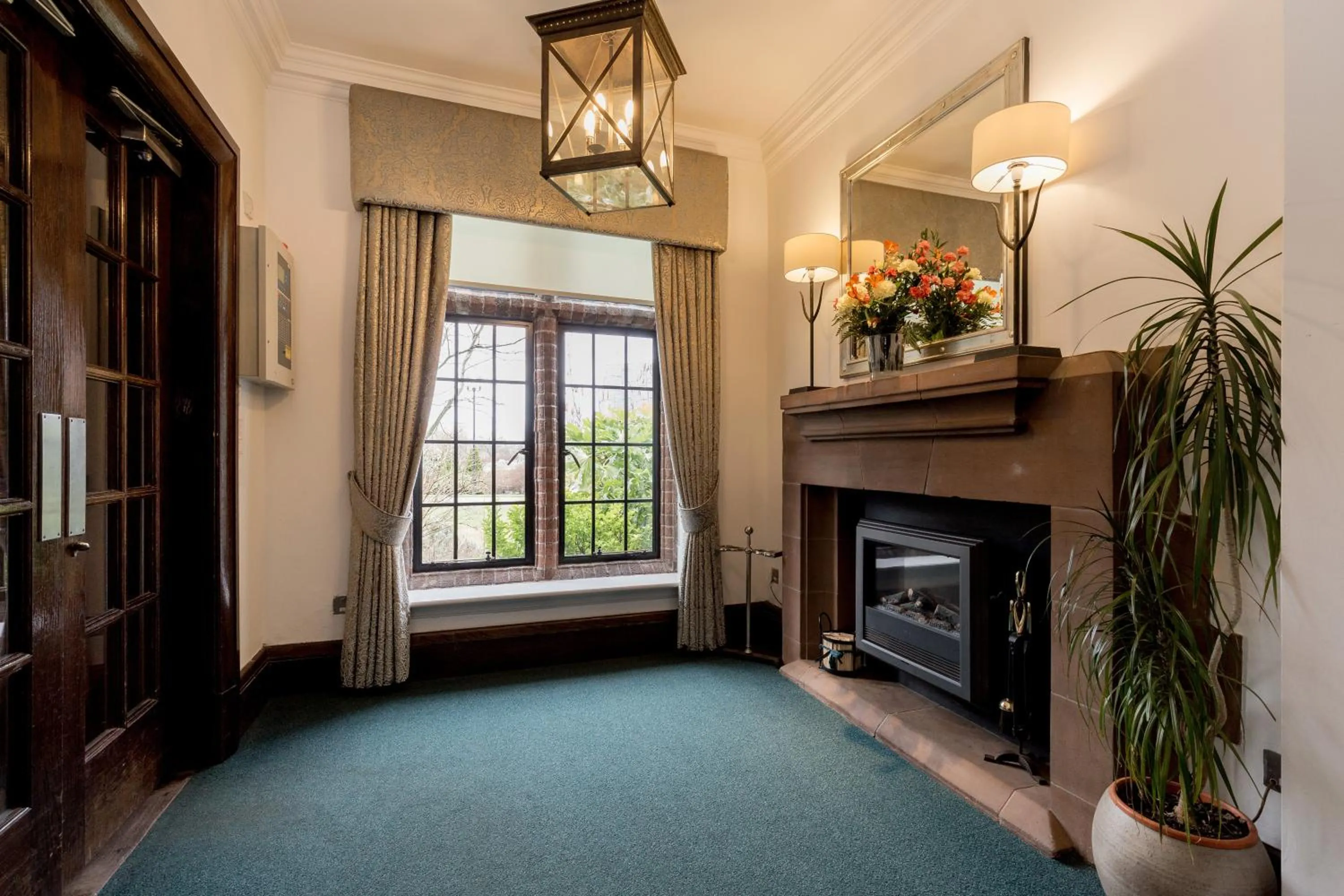 Facade/entrance in Western House Hotel At Ayr Racecourse