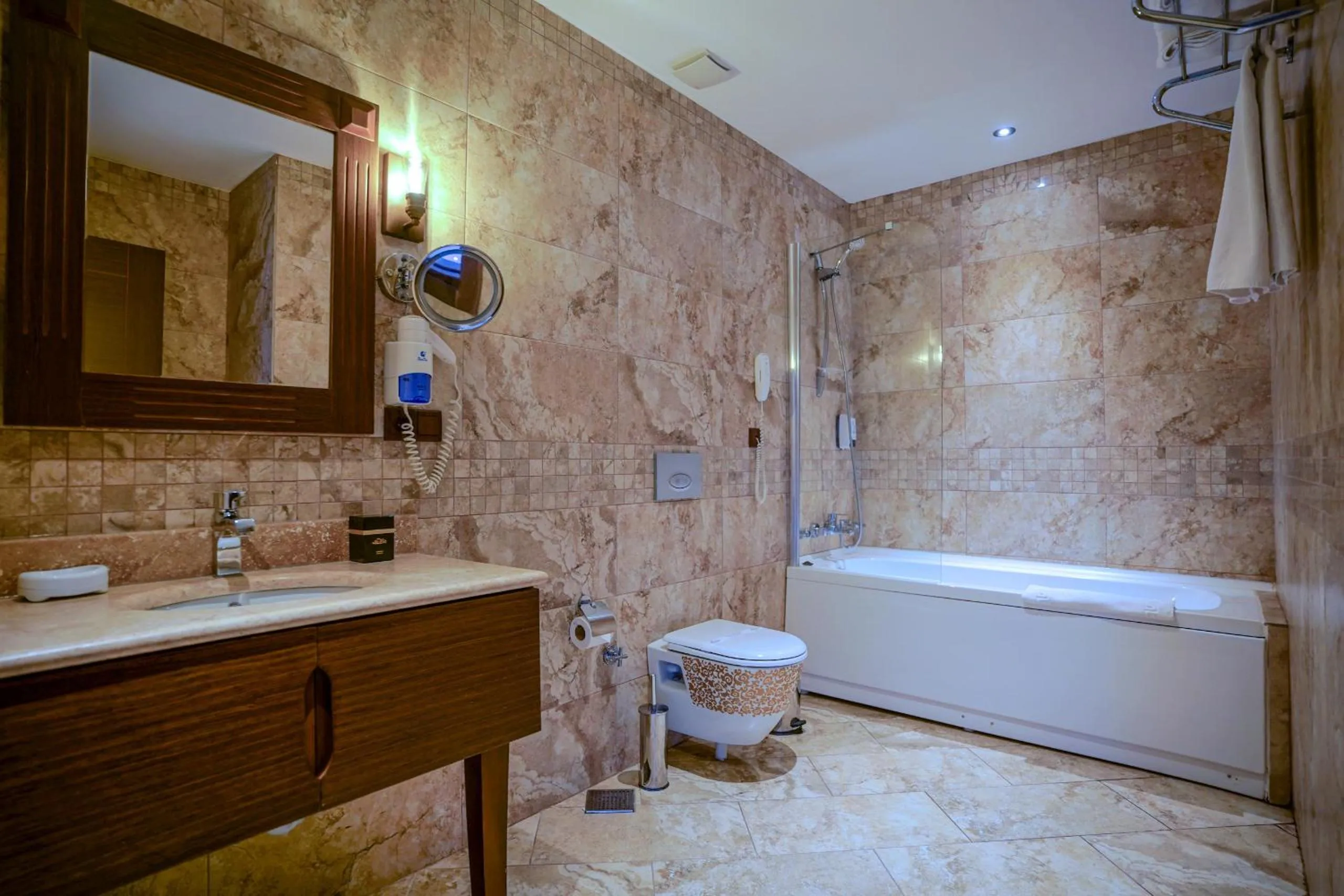 Shower in Sera Lake Resort Hotel Spa & Aparts