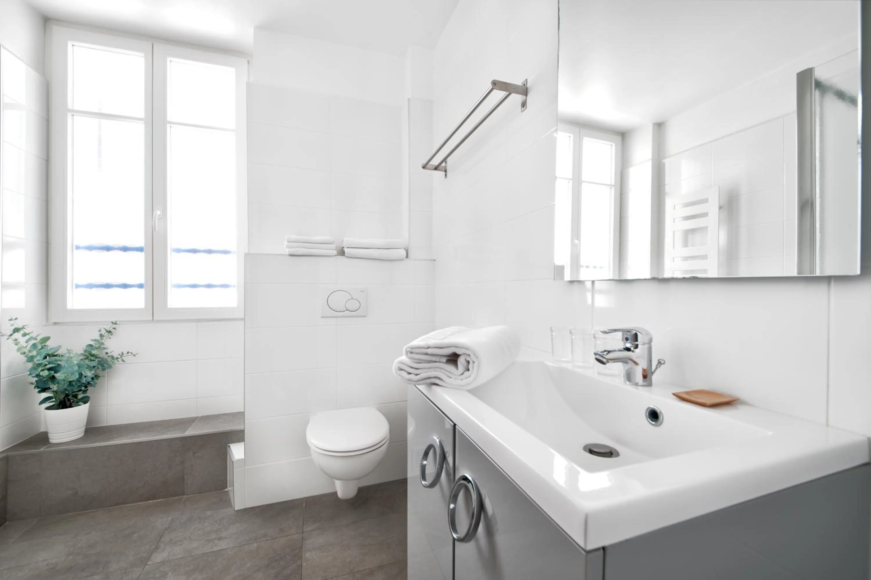 Bathroom in Hôtel Le Saphir