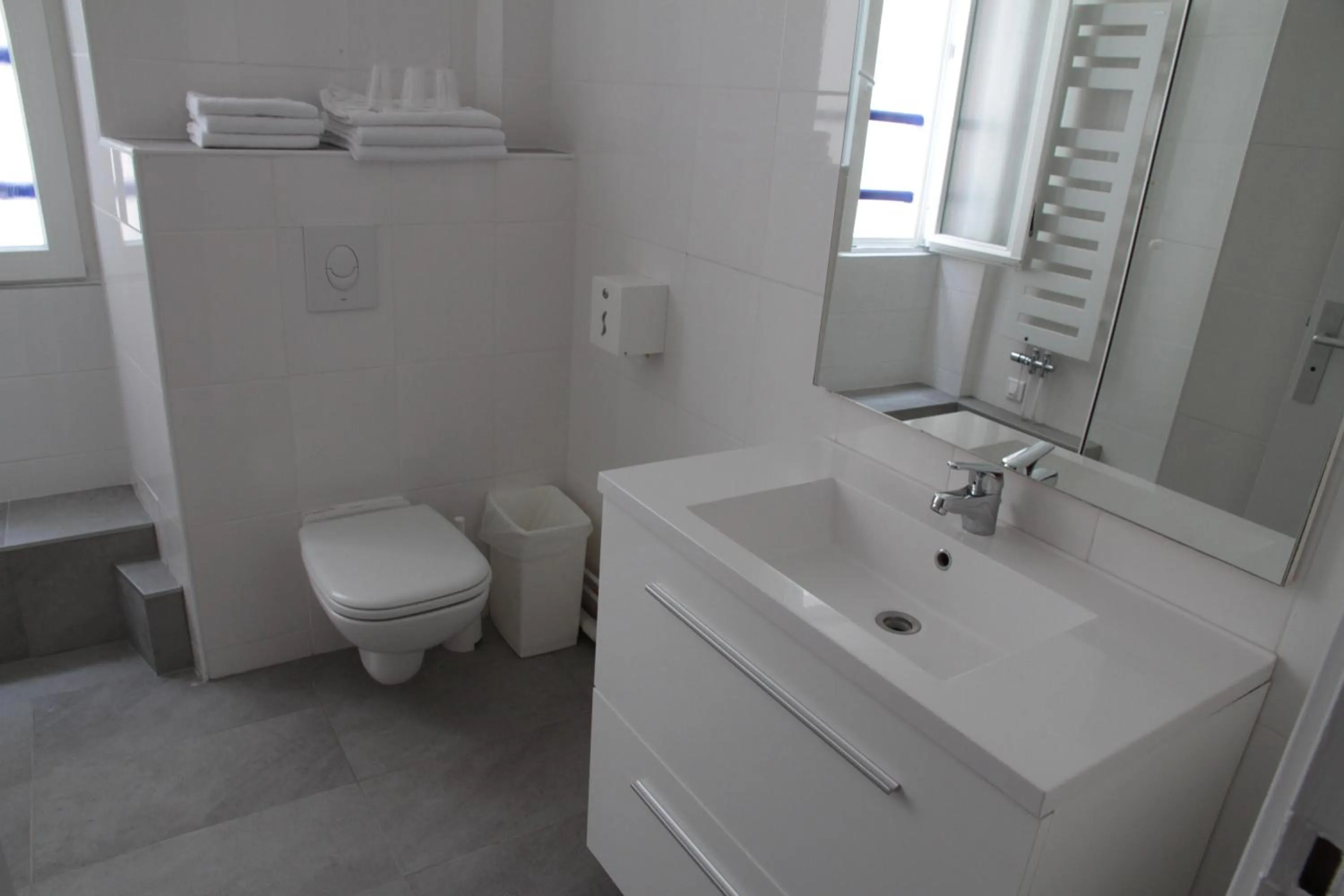 Bathroom in Hôtel Le Saphir