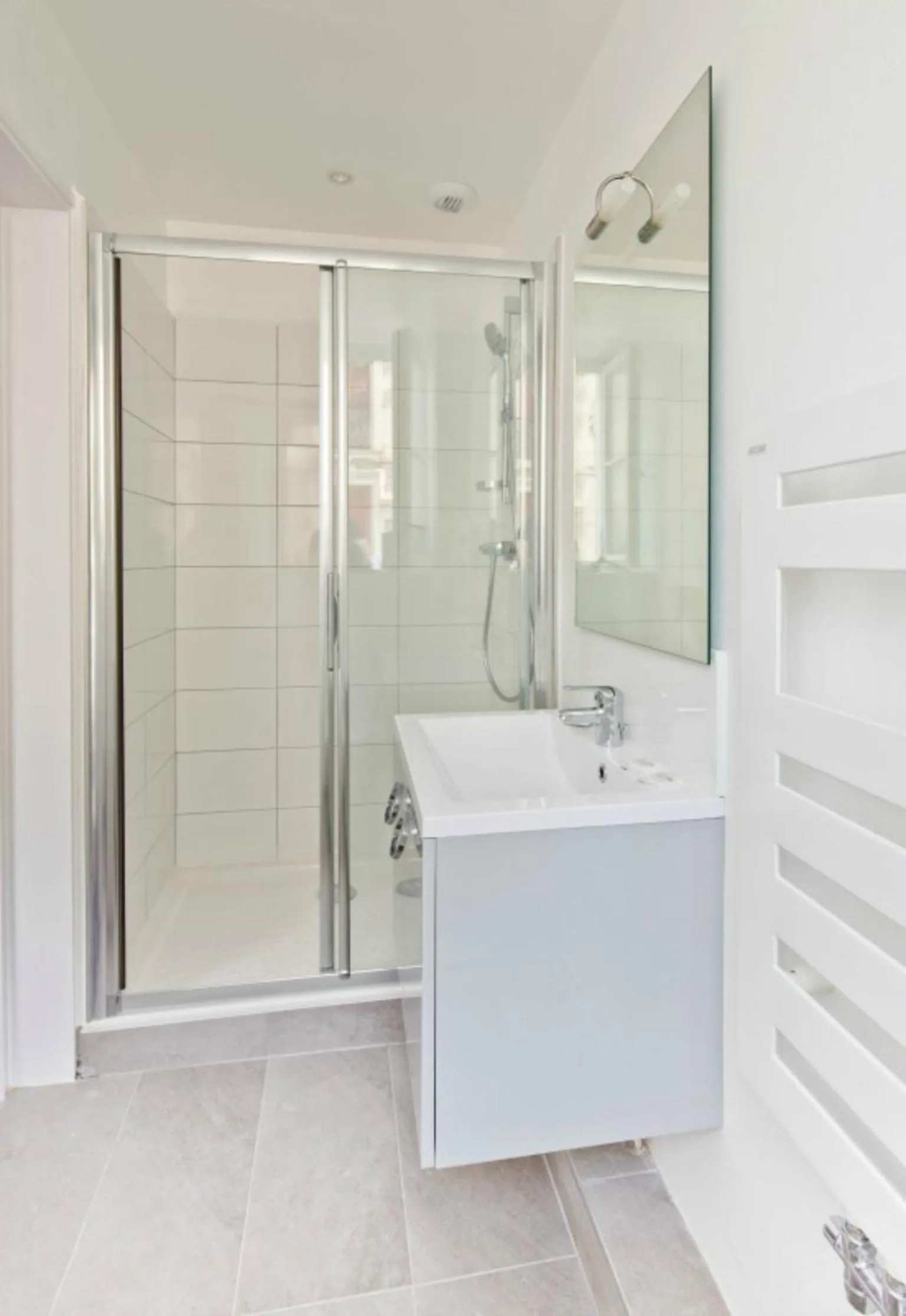 Bathroom in Hôtel Le Saphir