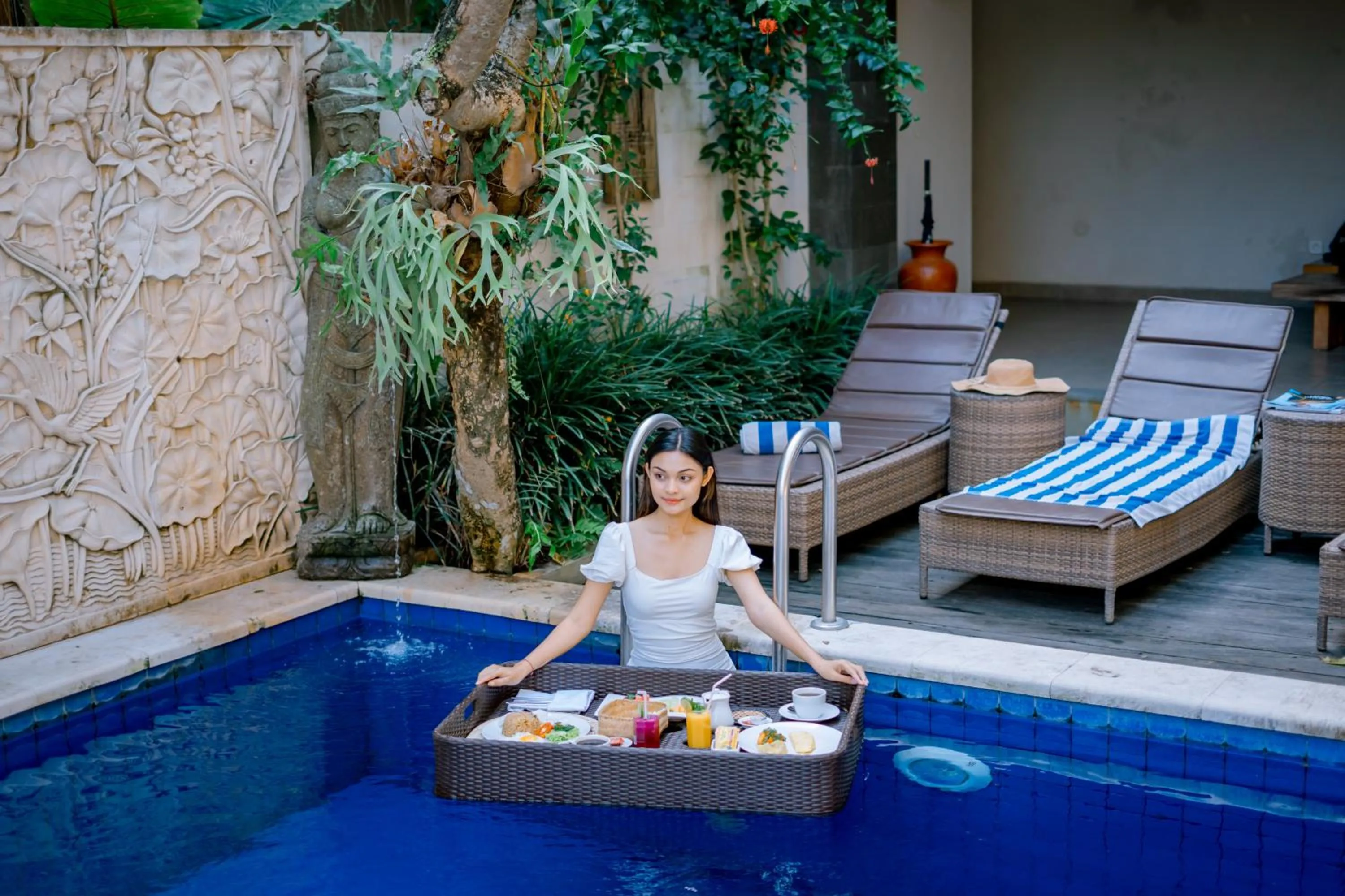 Swimming pool in Jani's Place Cottage by Purely