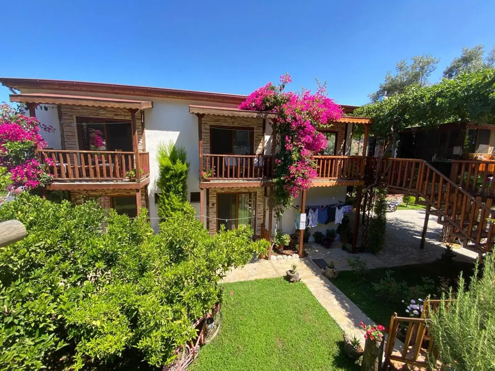 Property building in Faralya Misafir Evi Property building in Faralya Misafir Evi