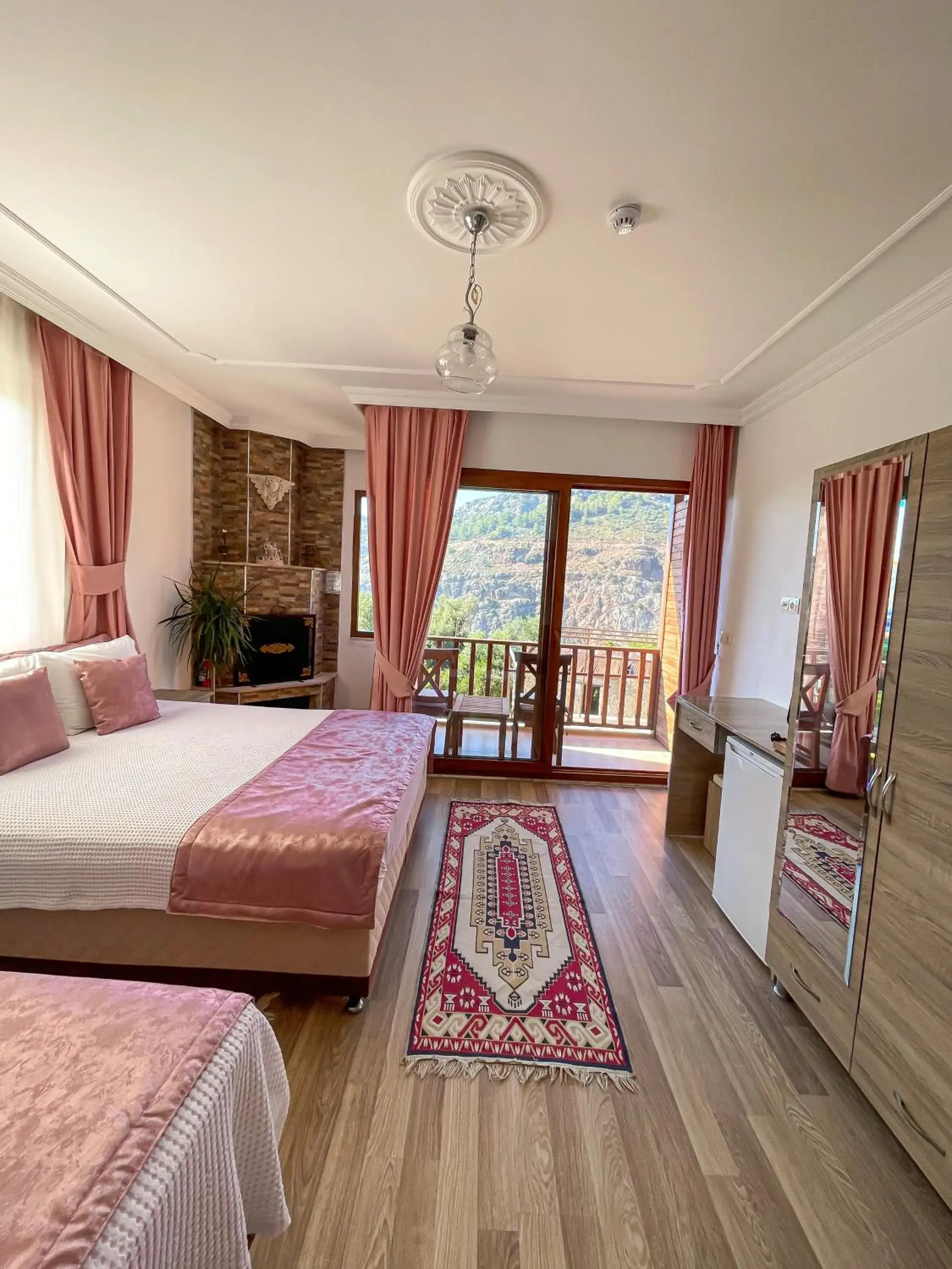 Comfort Triple Room in Faralya Misafir Evi Comfort Triple Room in Faralya Misafir Evi