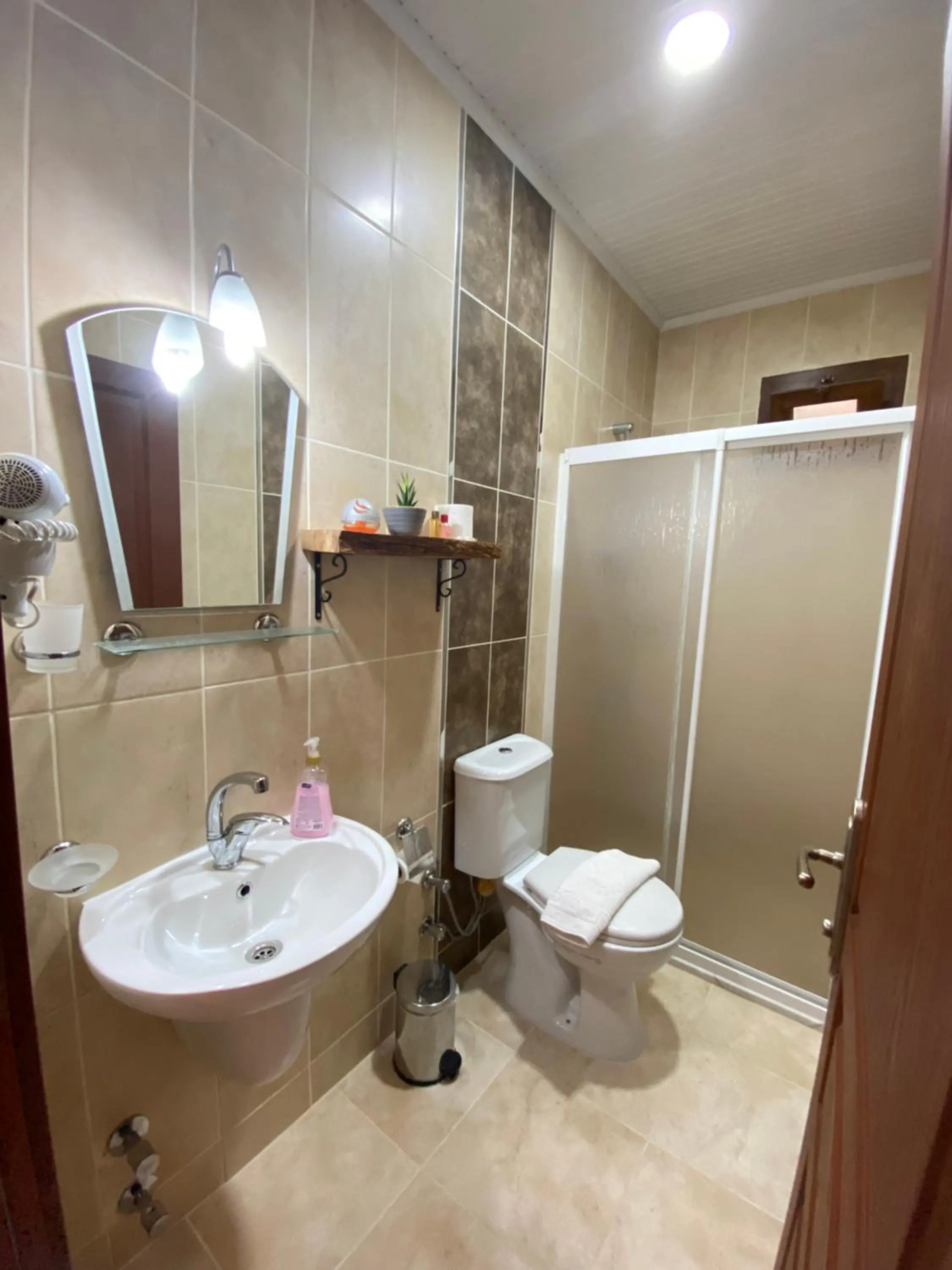 Shower in Faralya Misafir Evi