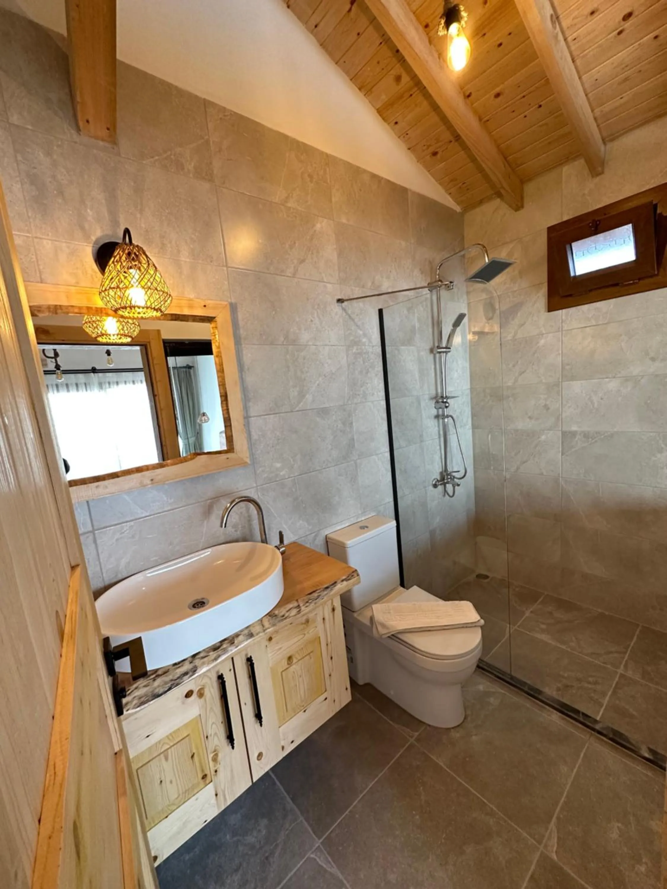 Shower in Faralya Misafir Evi