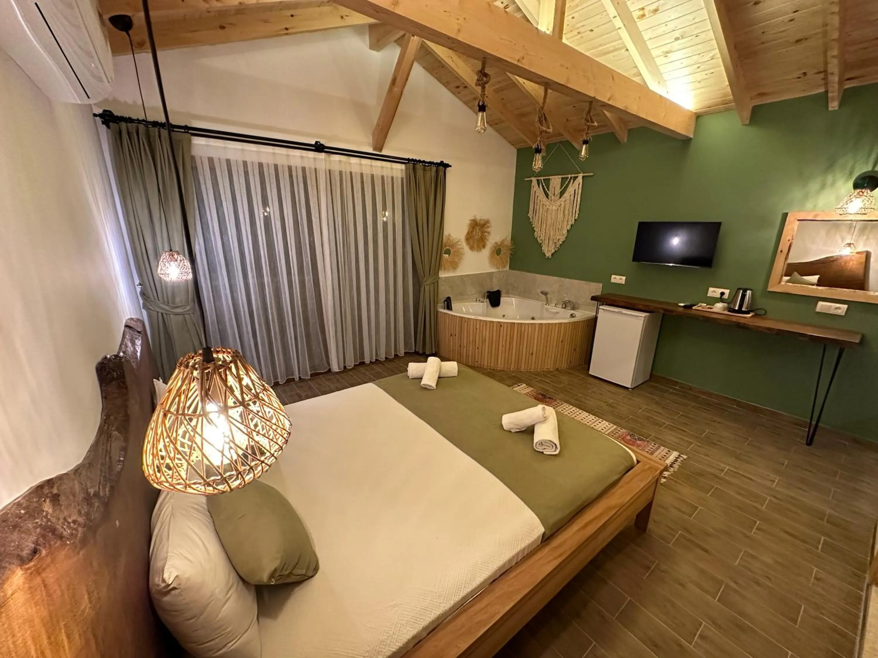 TV and multimedia, Bed in Faralya Misafir Evi