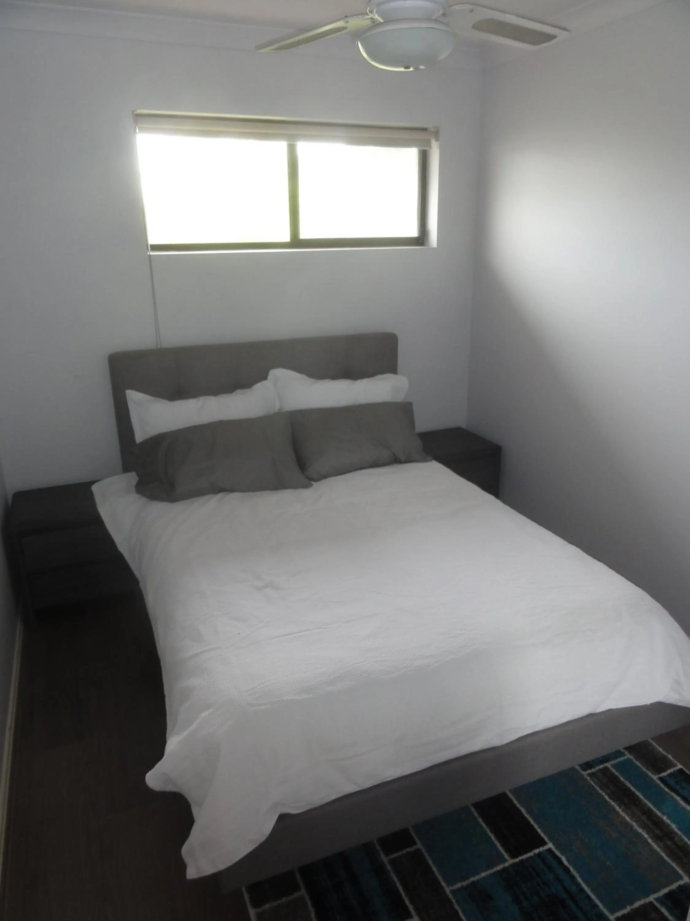 Bed in Prime location & spacious