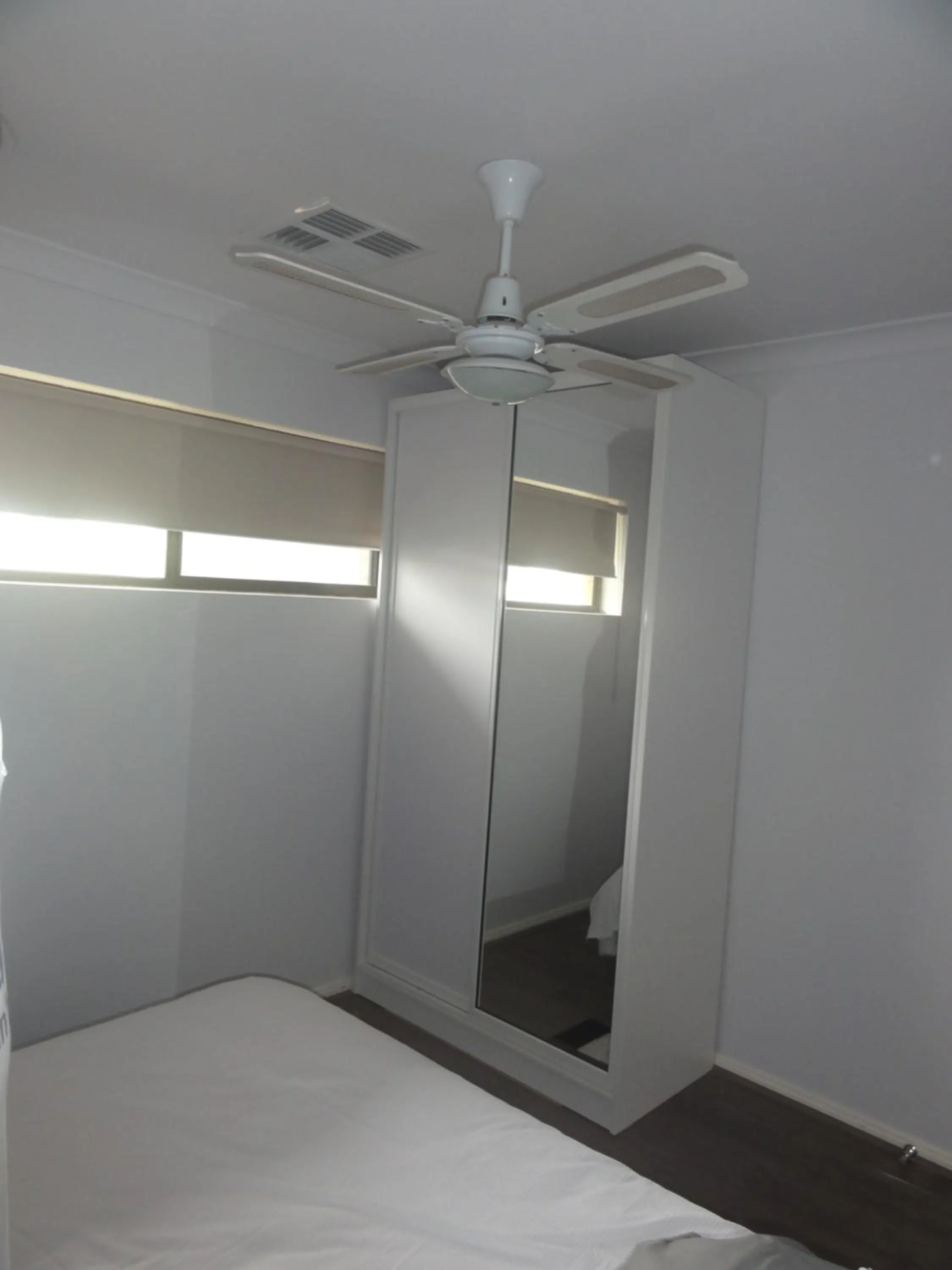 Bed in Prime location & spacious