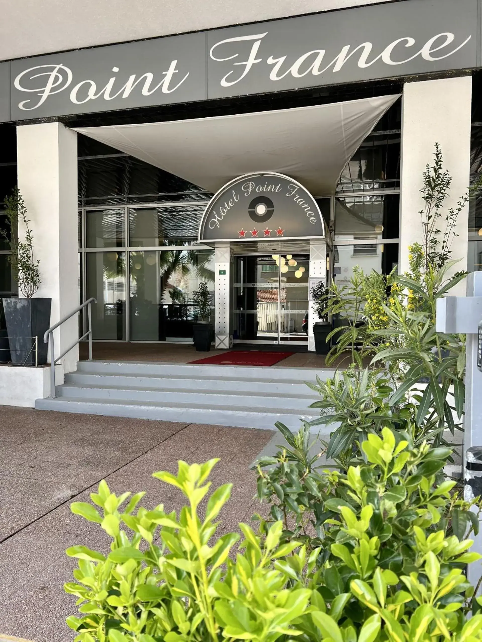 Property building in Hôtel Point France Property building in Hôtel Point France