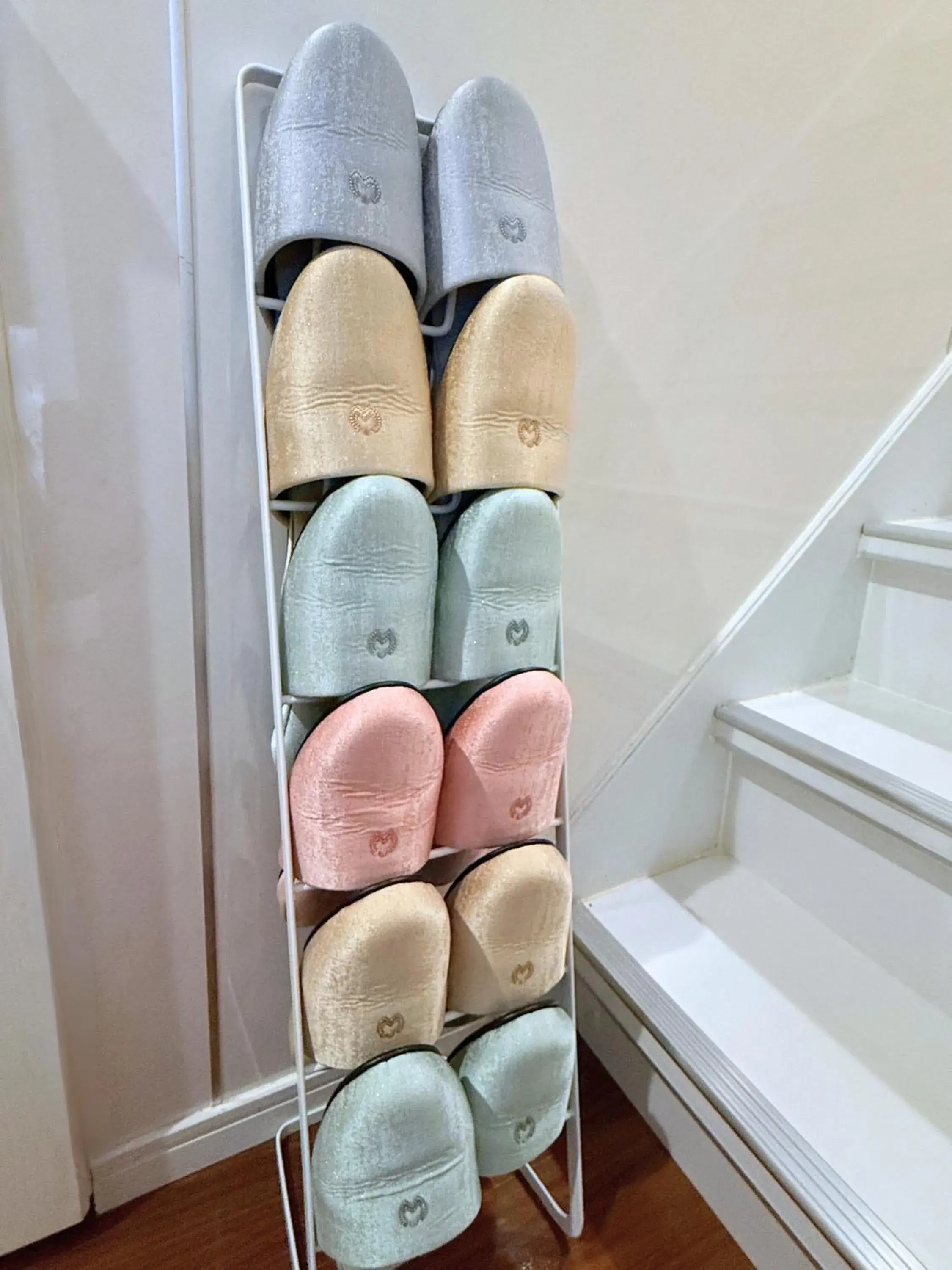 Property building in Ray House Property building in Ray House