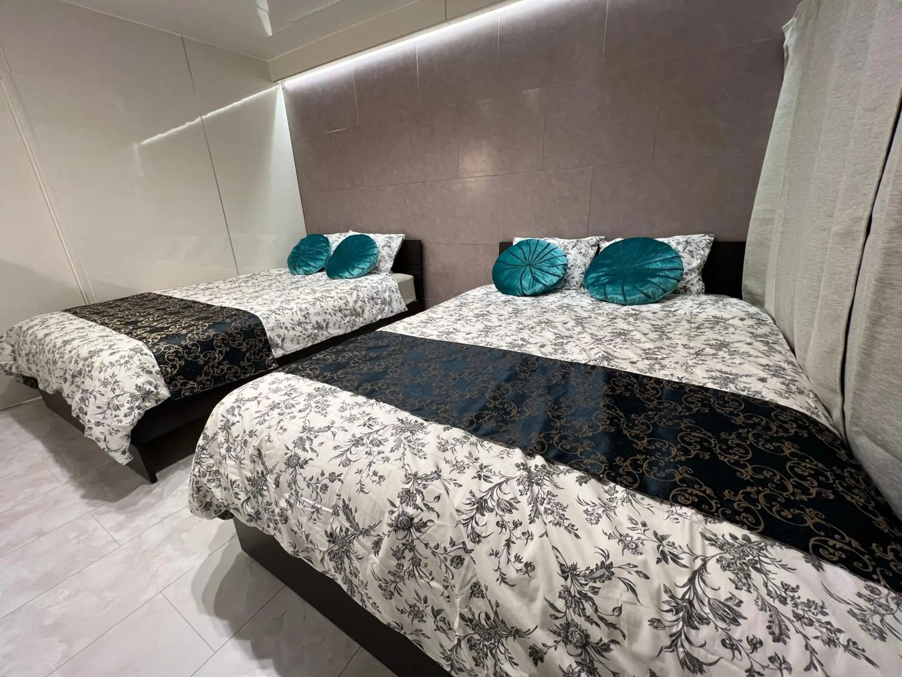 Bedroom, Bed in Ray House Bedroom, Bed in Ray House