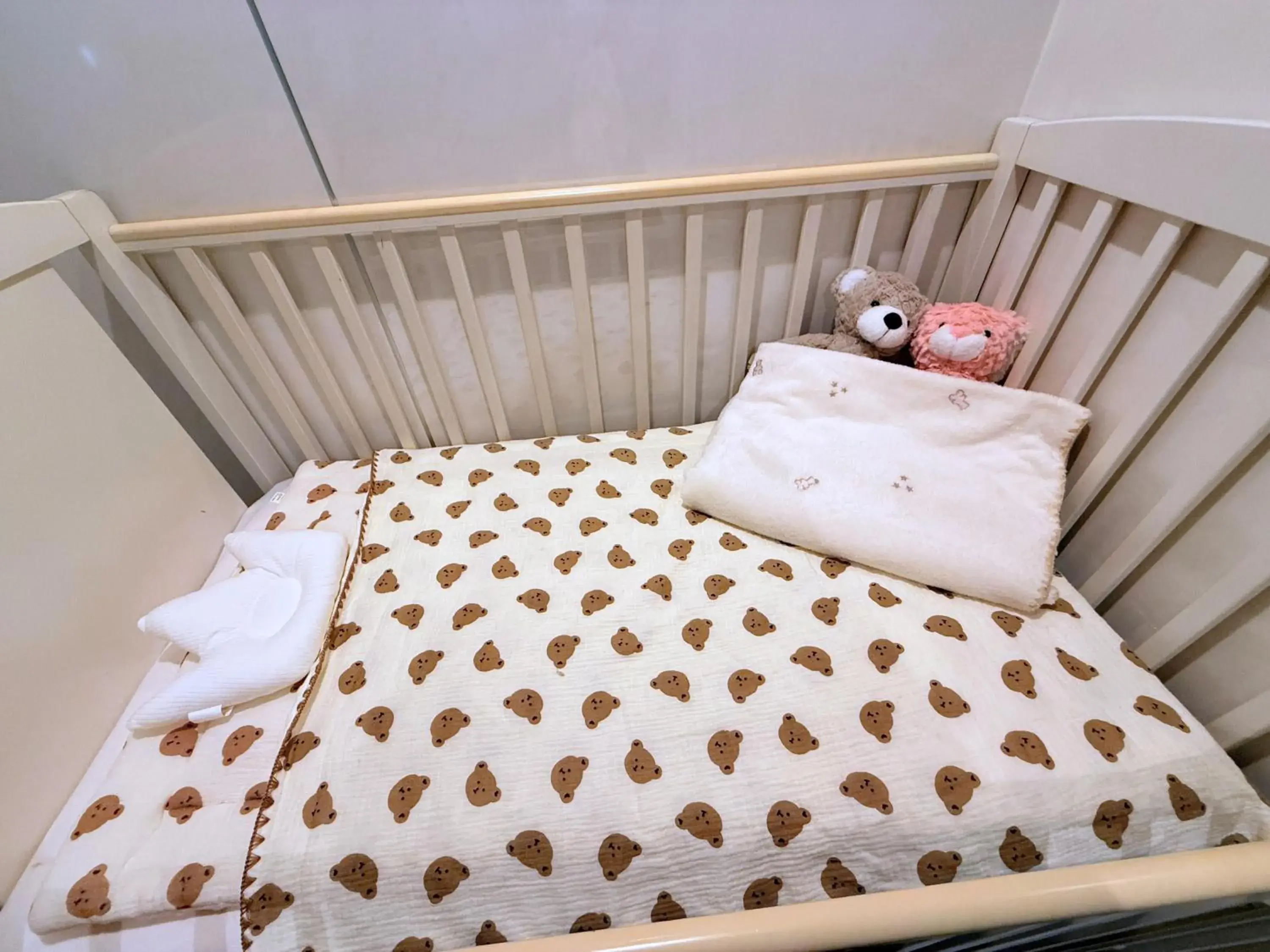 cot, Bed in Ray House cot, Bed in Ray House