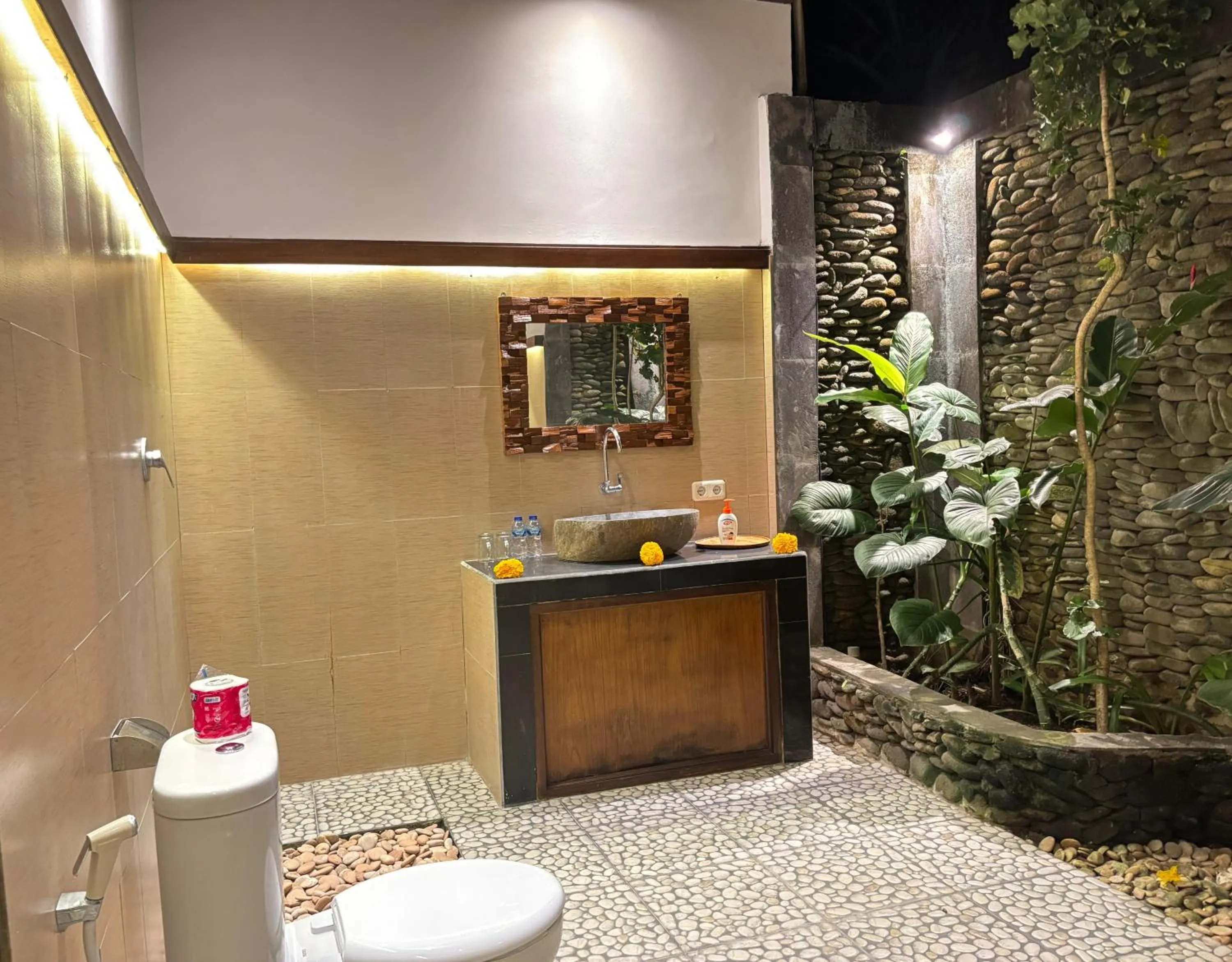Bathroom in Ayu Duwur Beji