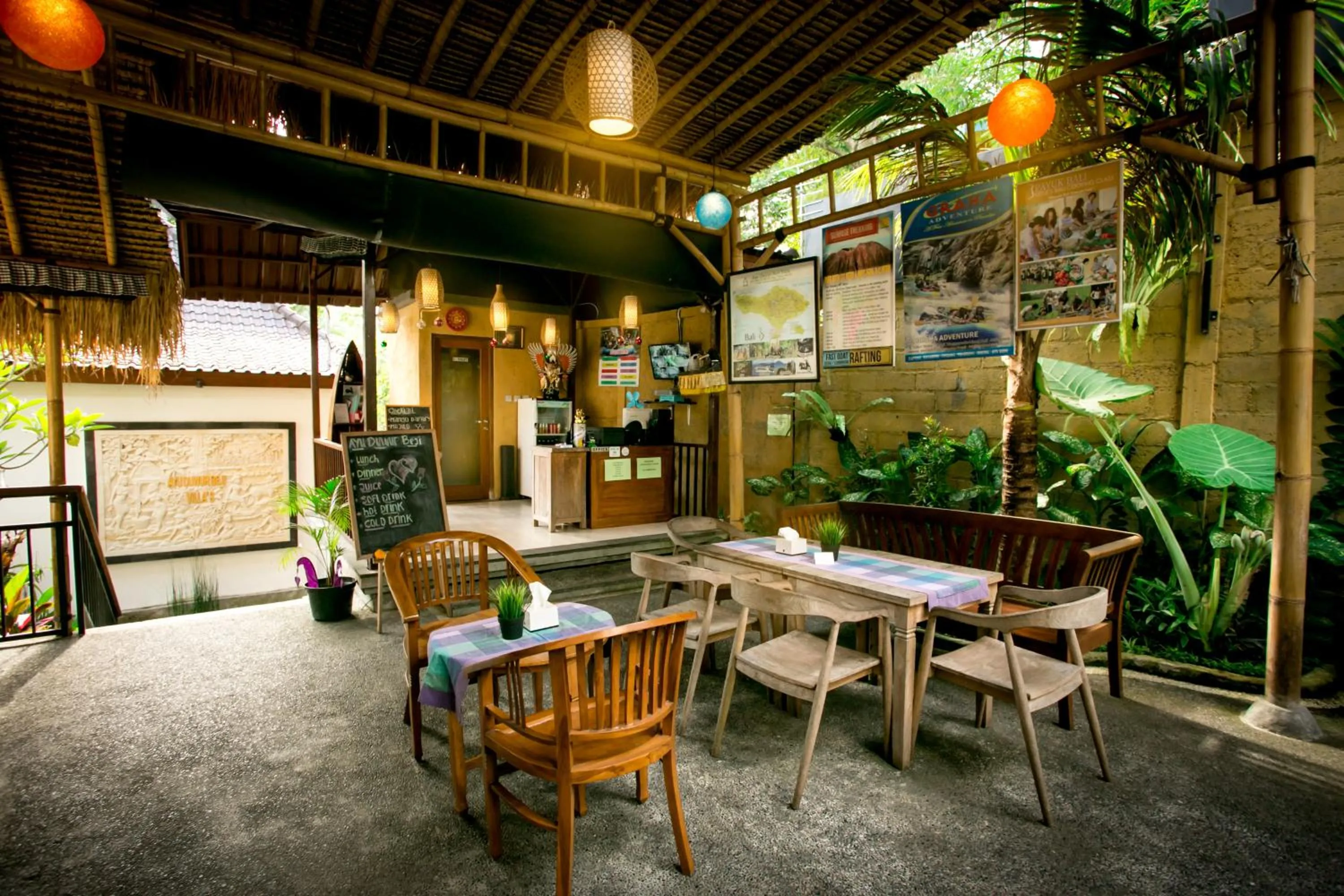 Restaurant/places to eat in Ayu Duwur Beji