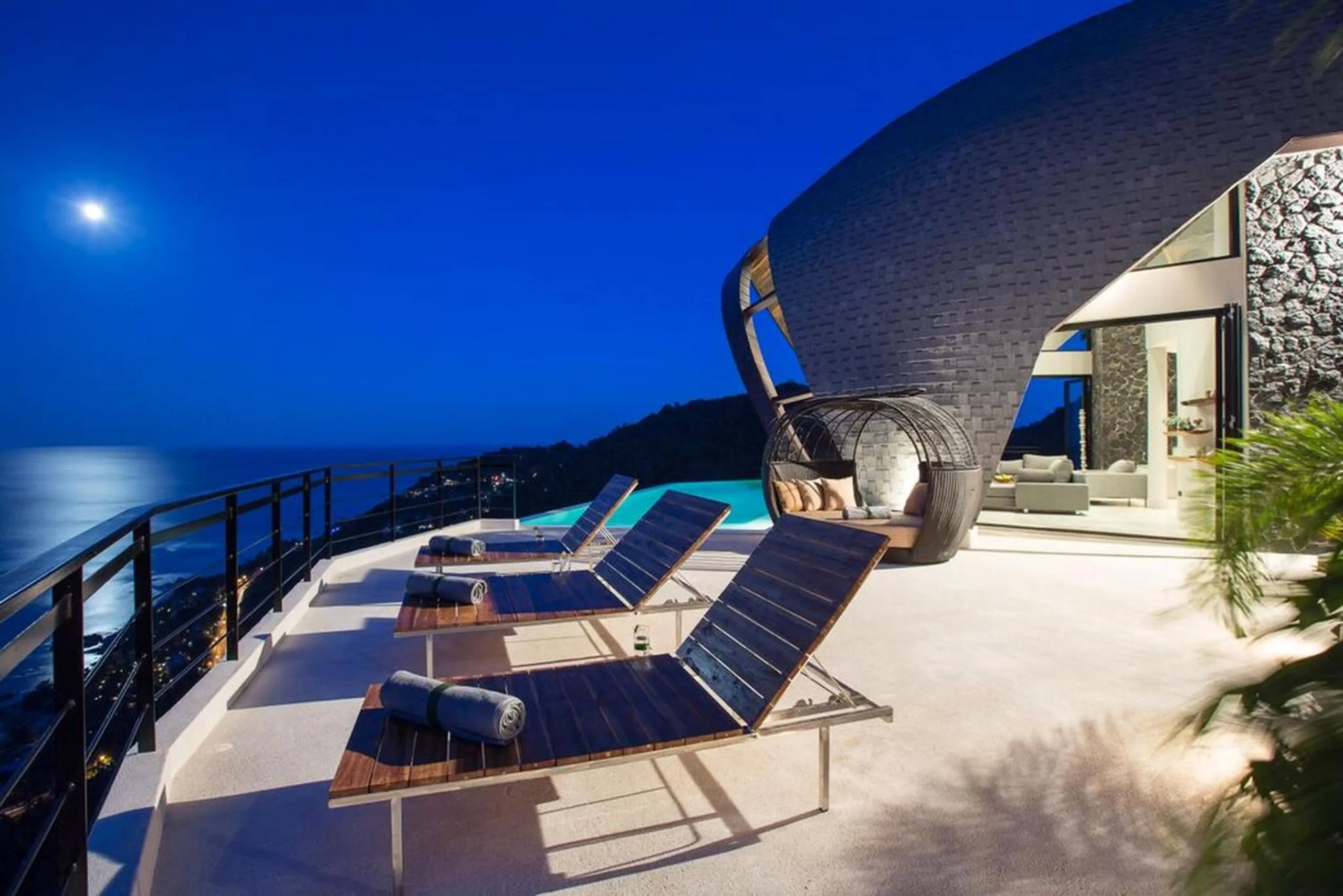 Night in Chaweng Peak Villas - Award Winning Luxury Two Villas