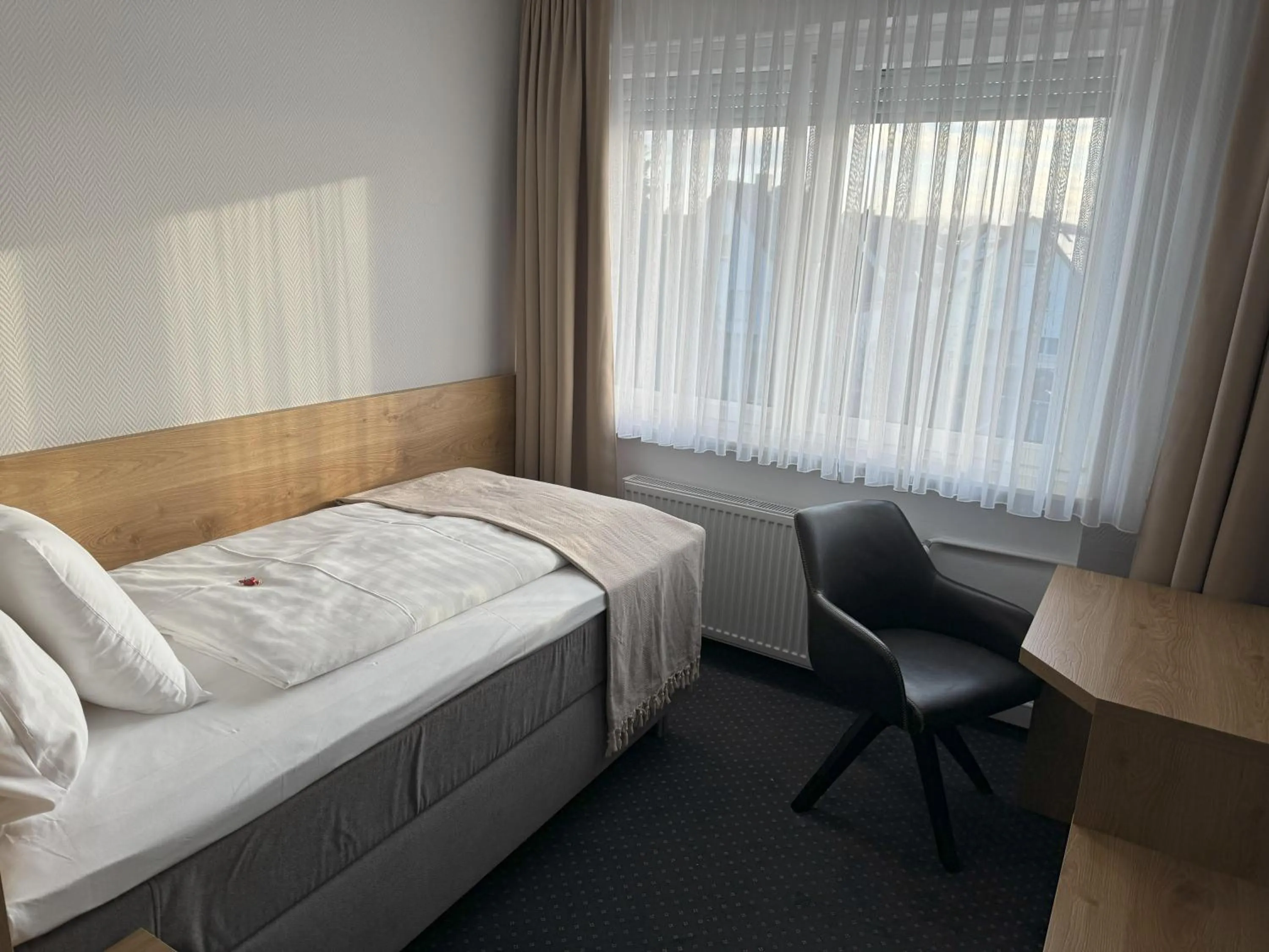 Photo of the whole room, Bed in Hotel Zum Ritter