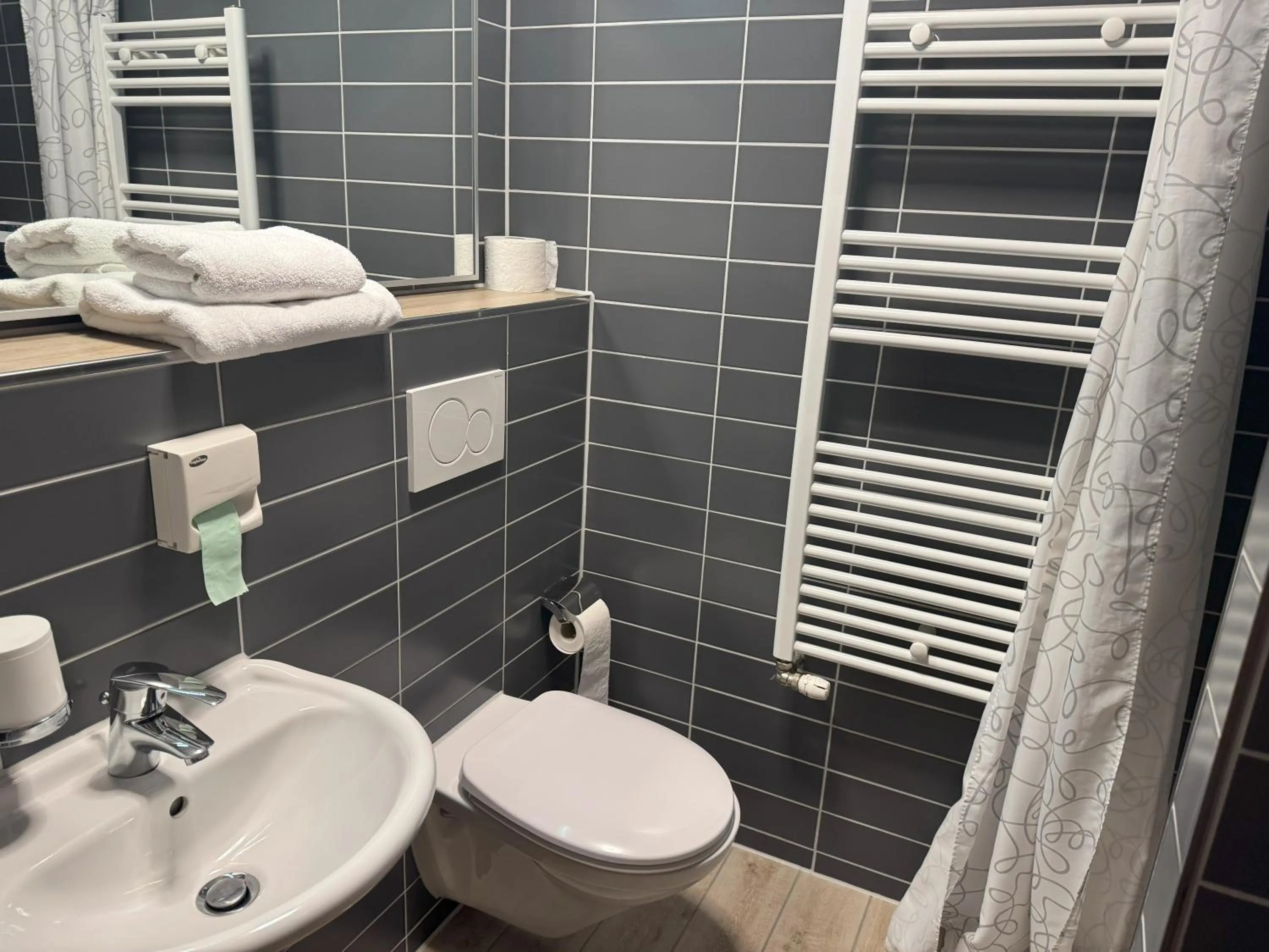 Bathroom in Hotel Zum Ritter