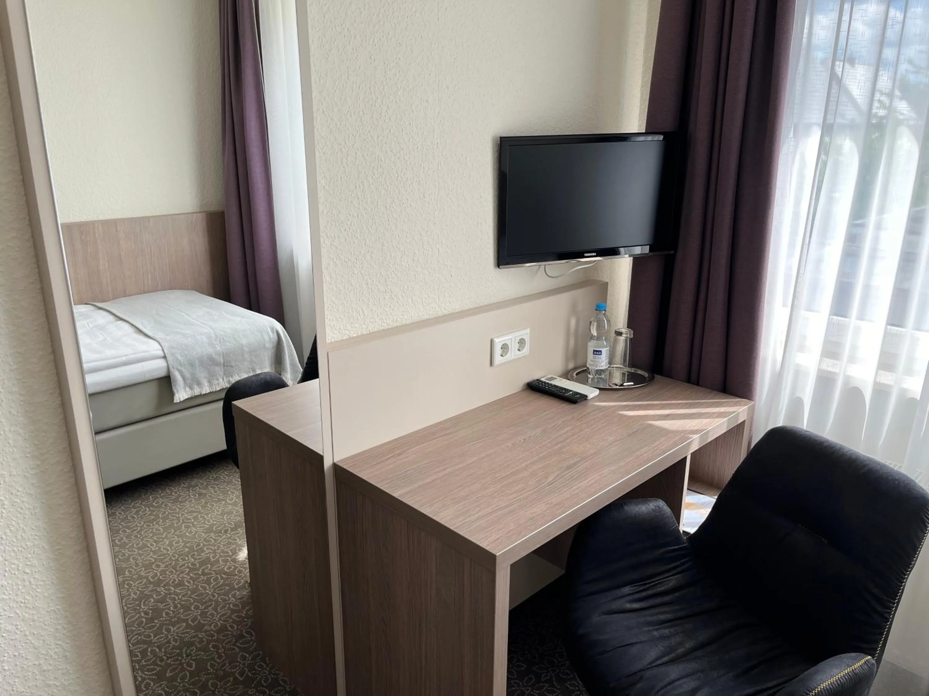 Photo of the whole room, Bed in Hotel Zum Ritter