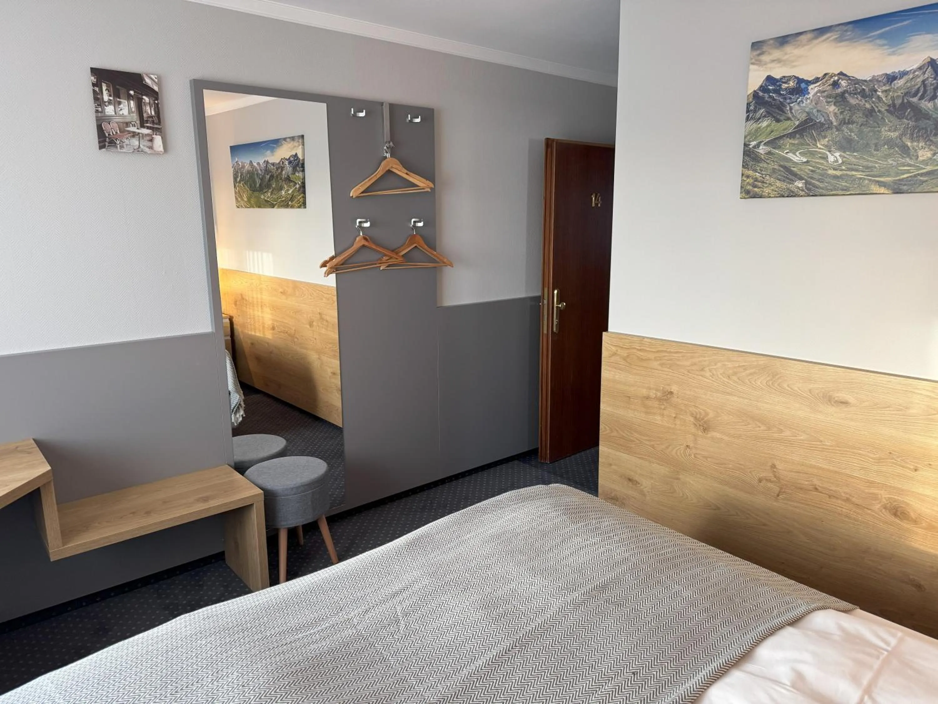 Photo of the whole room, Bed in Hotel Zum Ritter