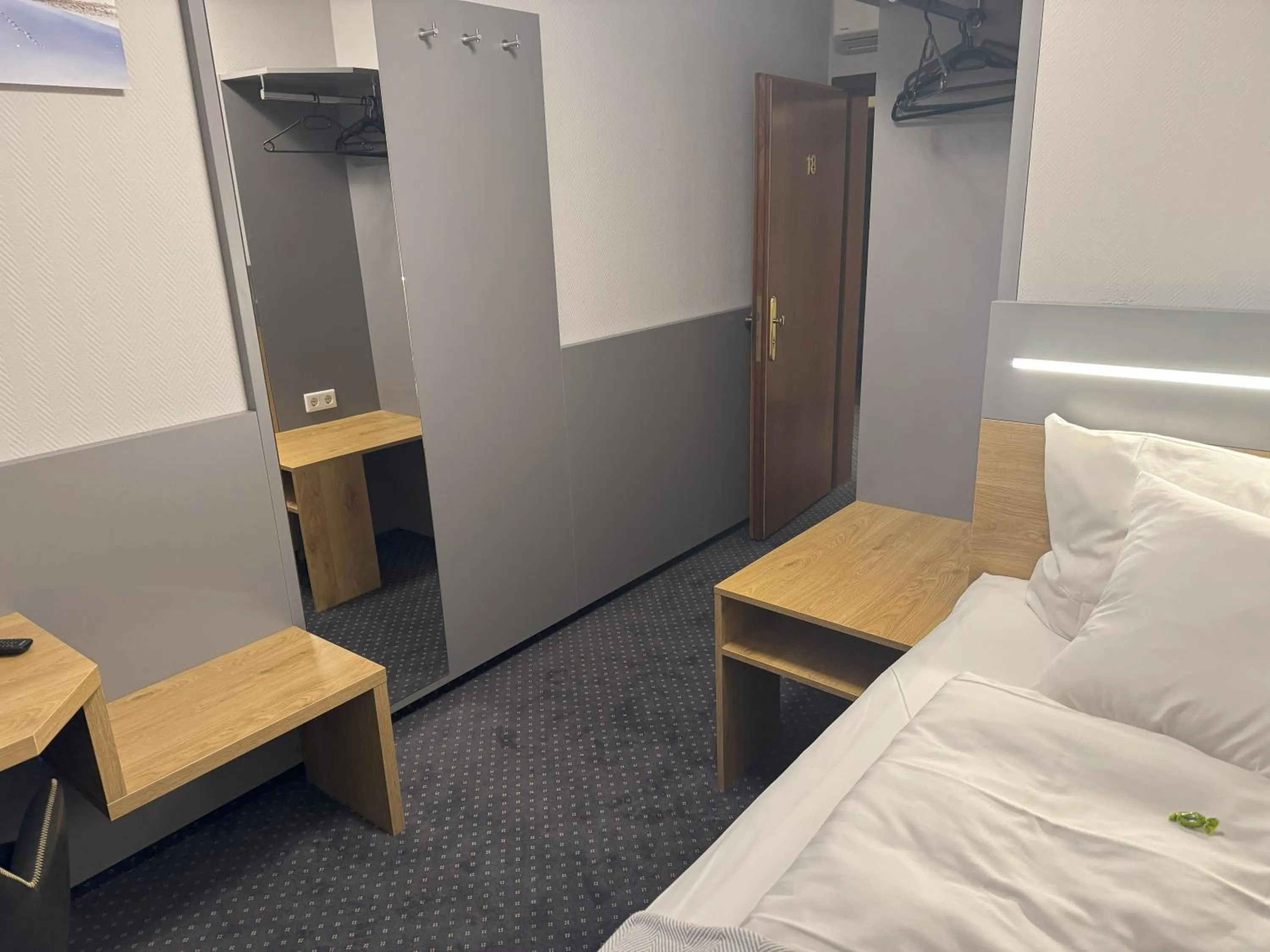 Photo of the whole room, Bed in Hotel Zum Ritter