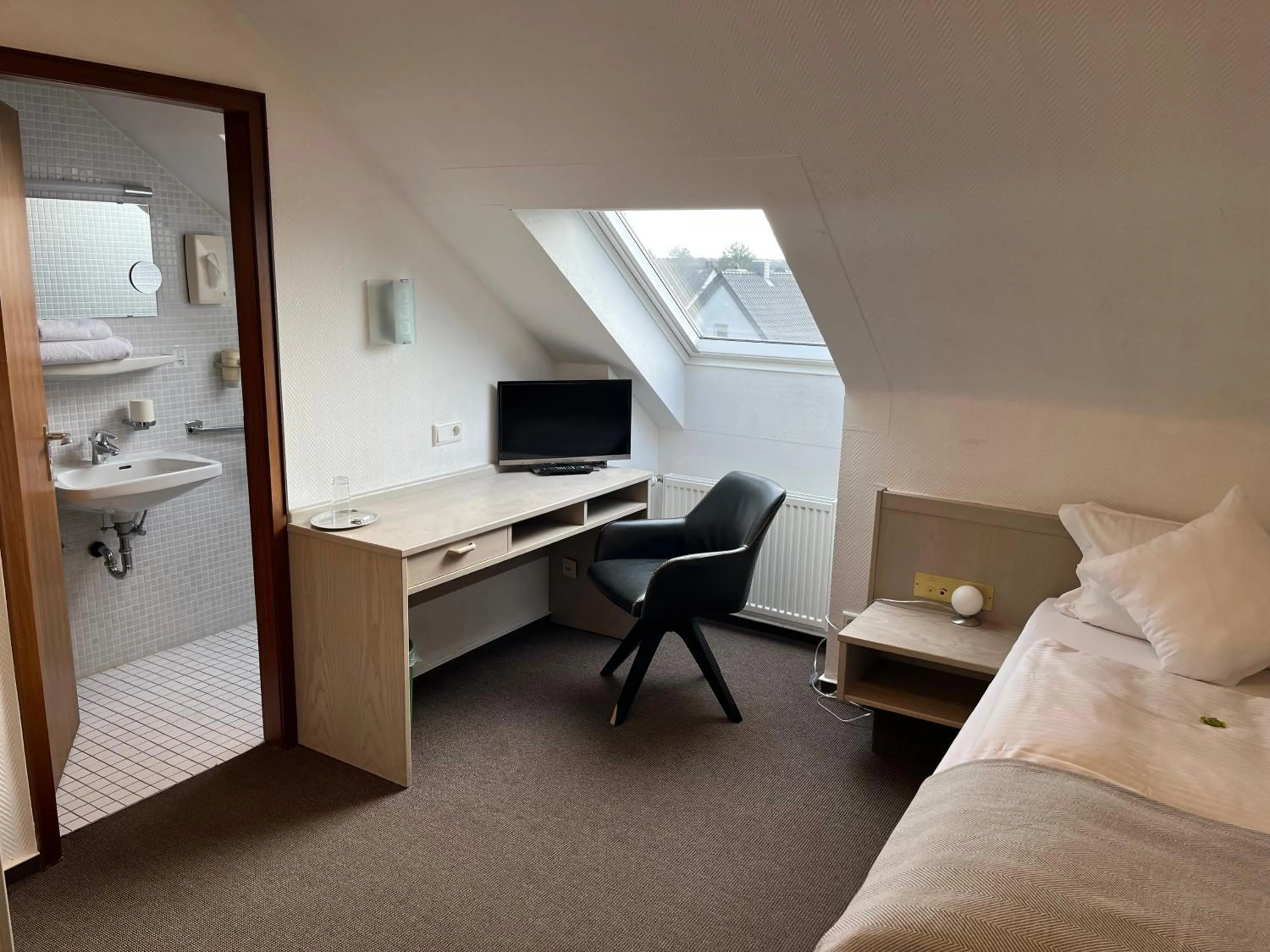 Photo of the whole room, Bed in Hotel Zum Ritter