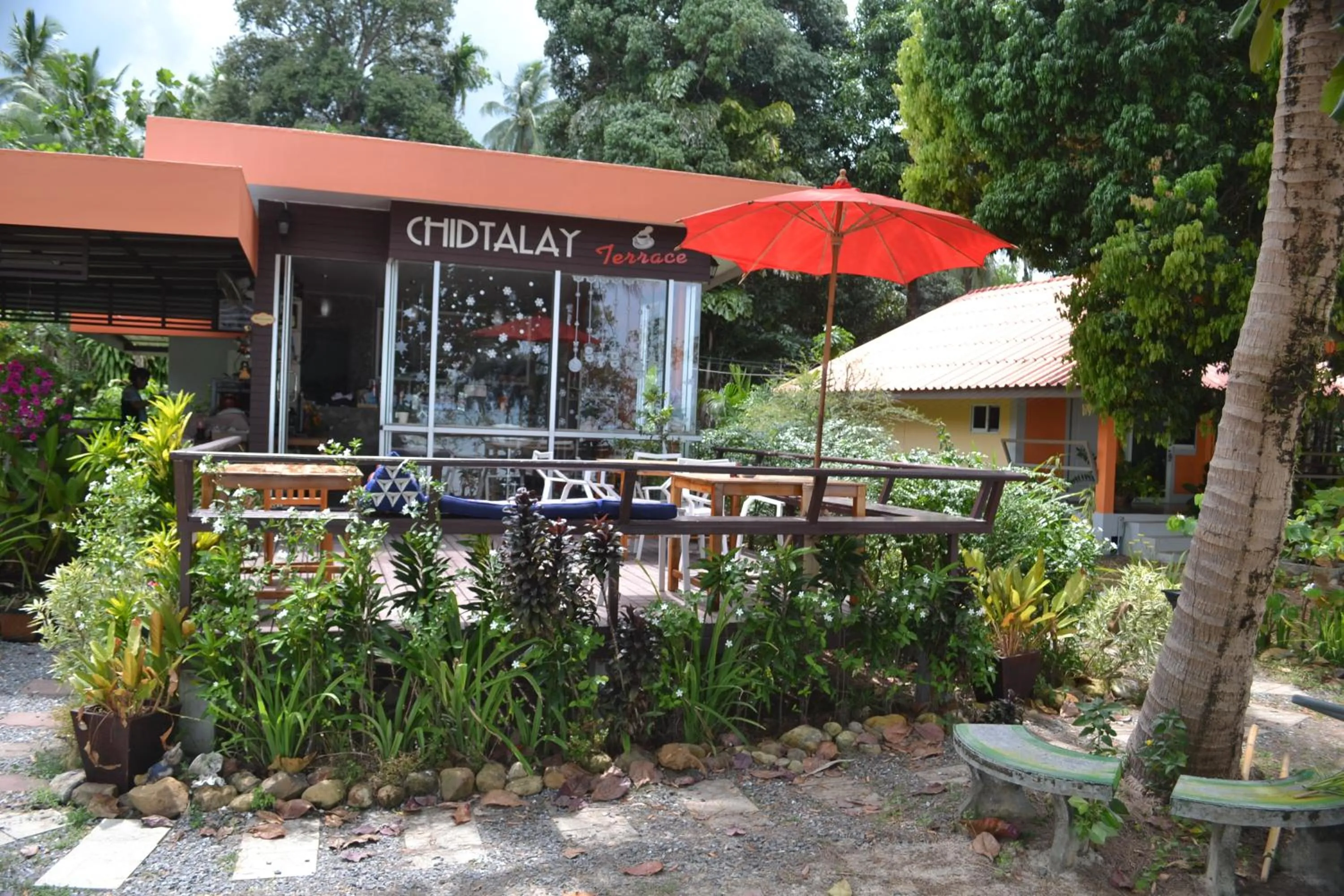 Restaurant/places to eat in Baan Chid Talay