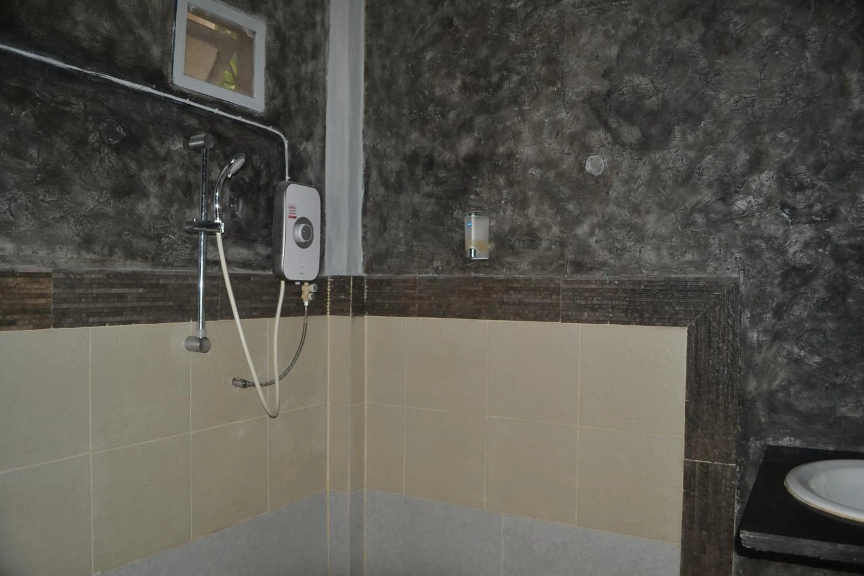 Shower in Baan Chid Talay