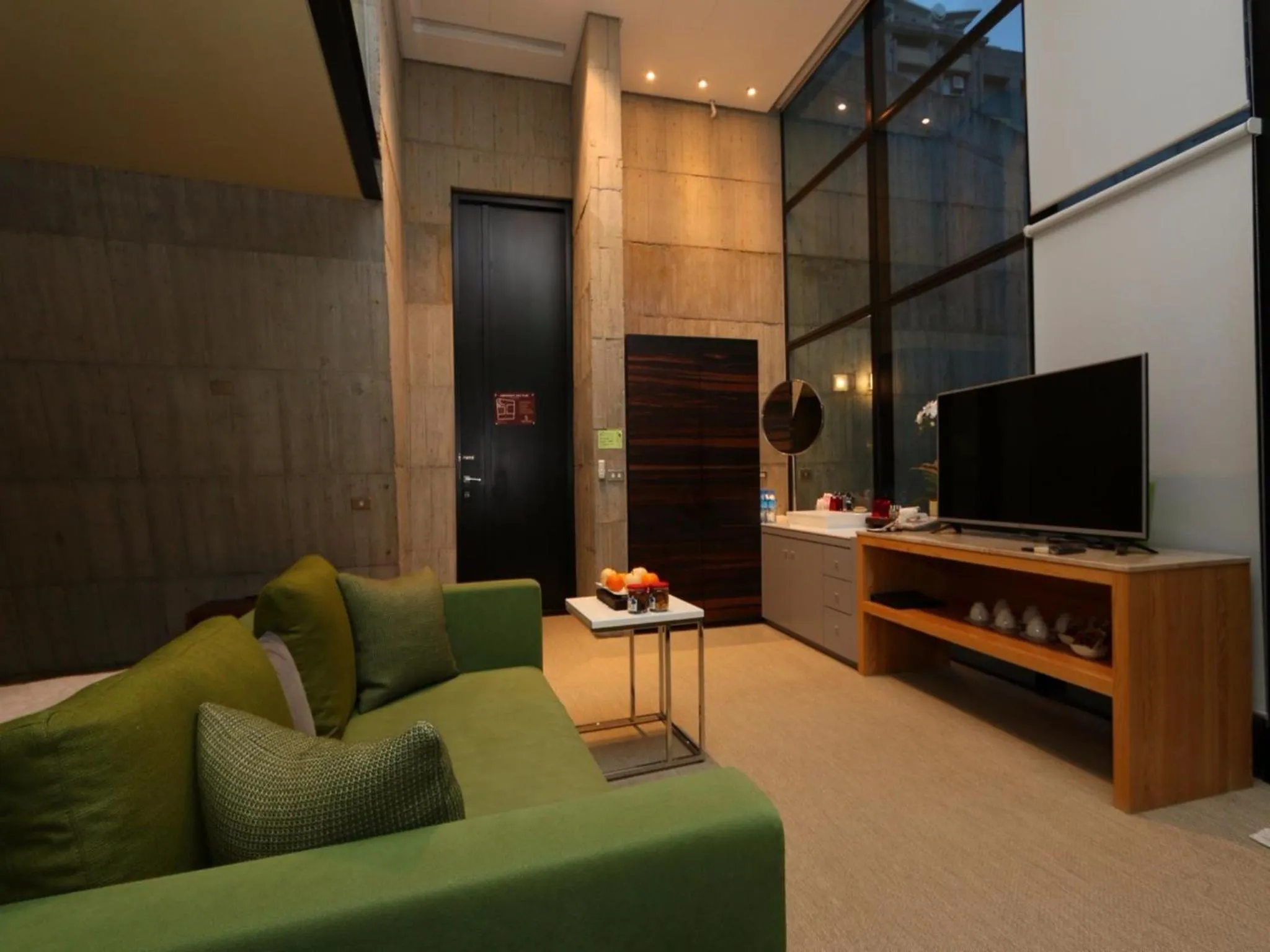 TV and multimedia in Smoking Rock