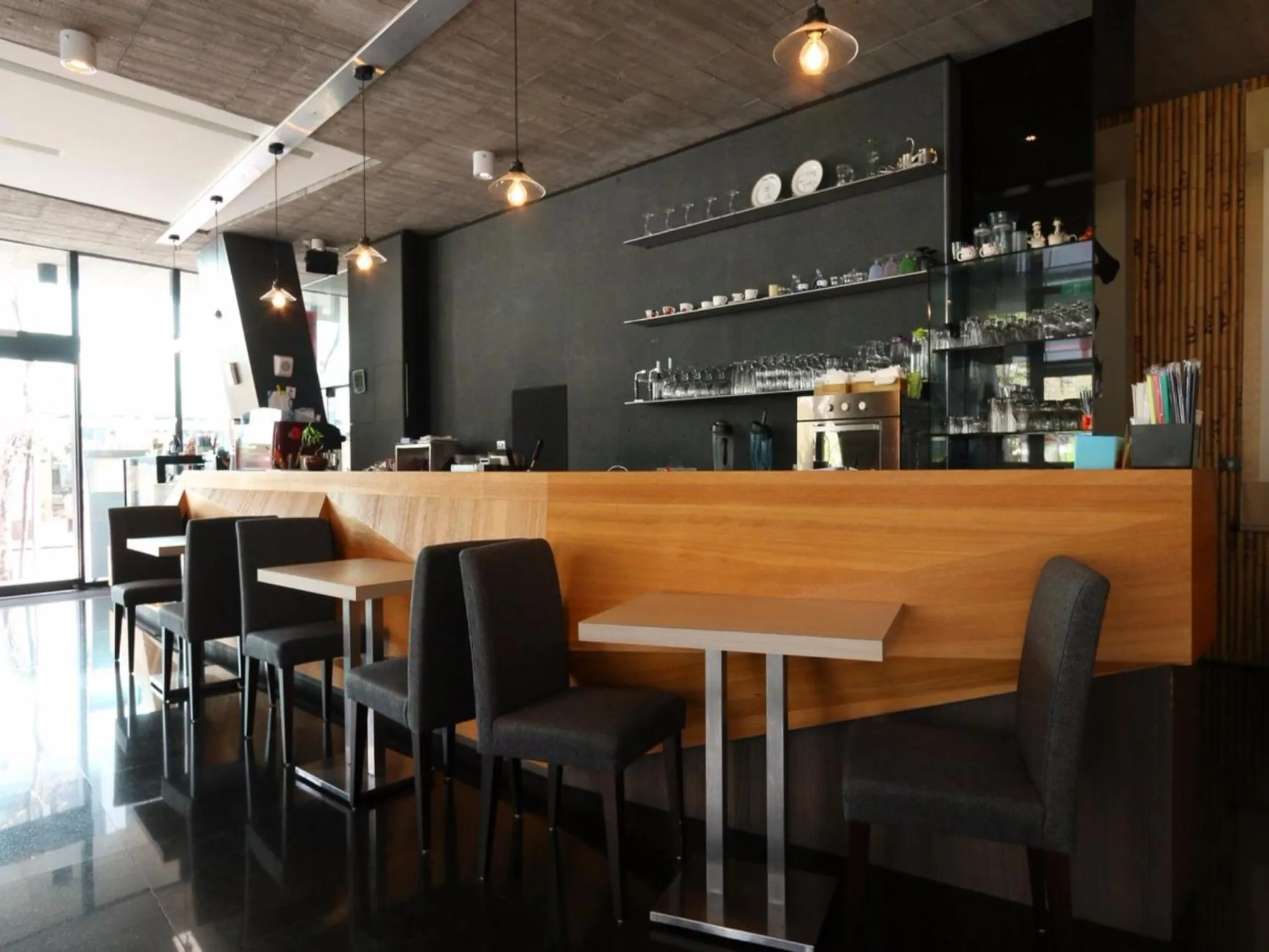 On-site shops in Smoking Rock