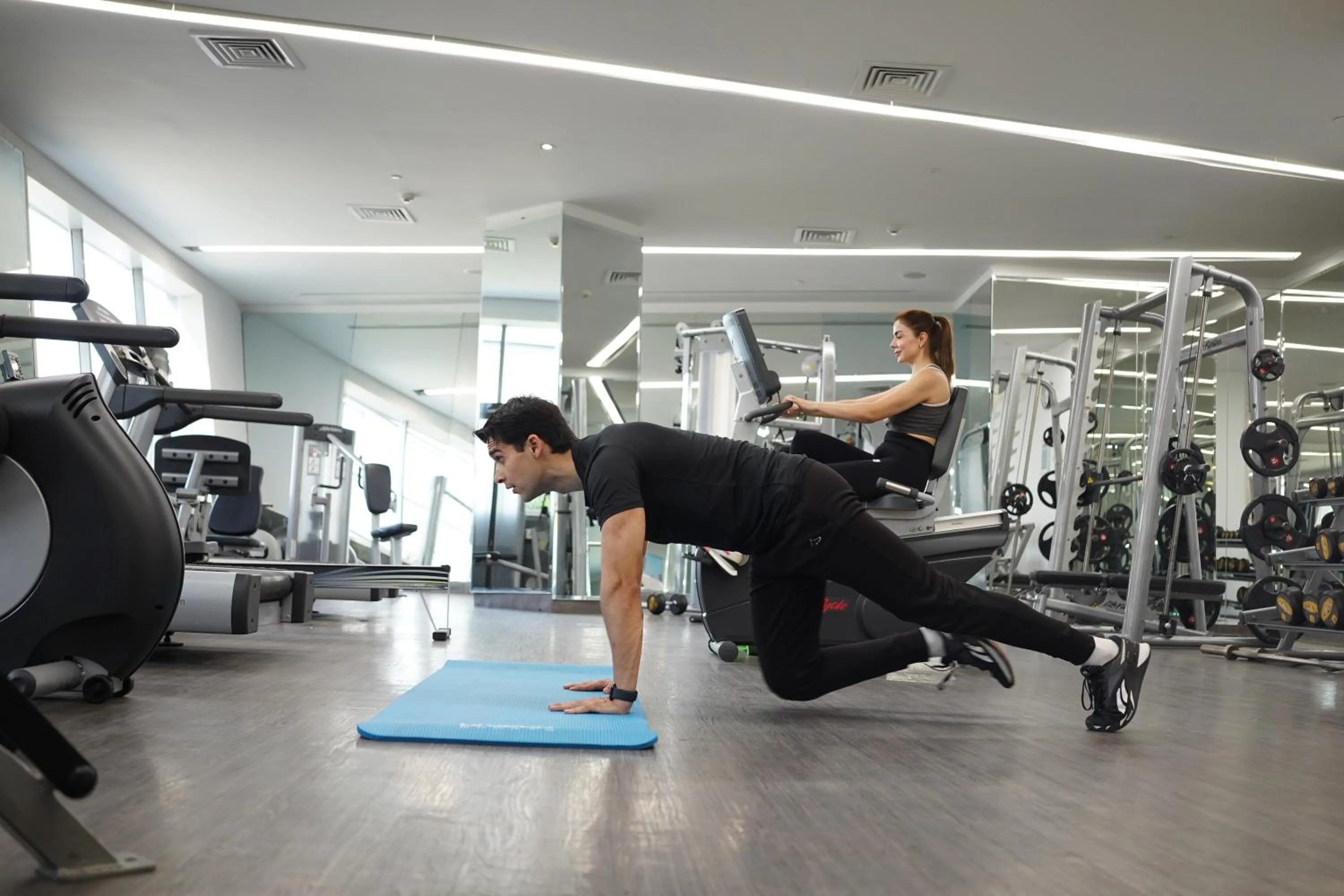 Fitness centre/facilities in The Nishat Hotel Johar Town