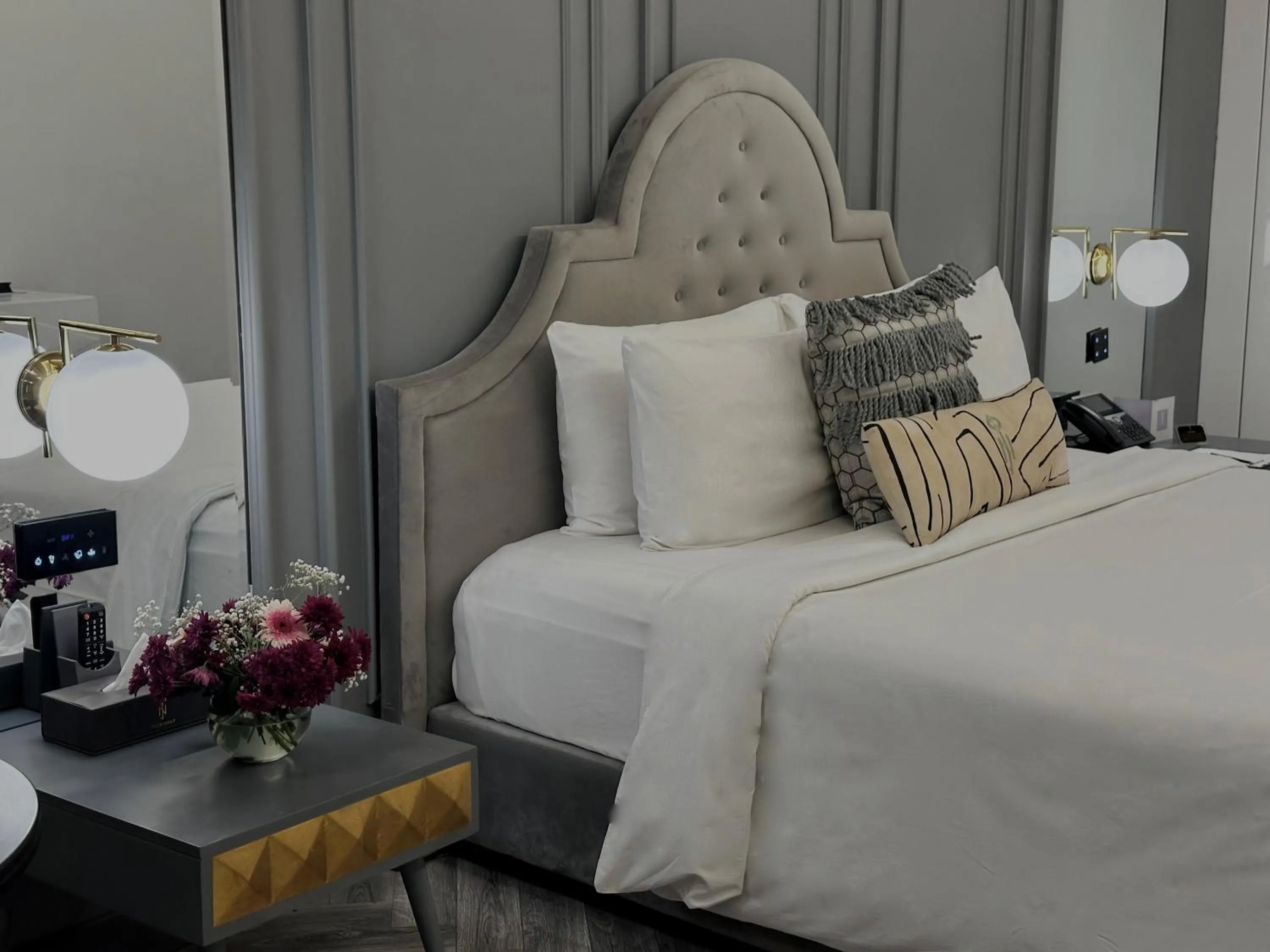 Bed in The Nishat Hotel Johar Town