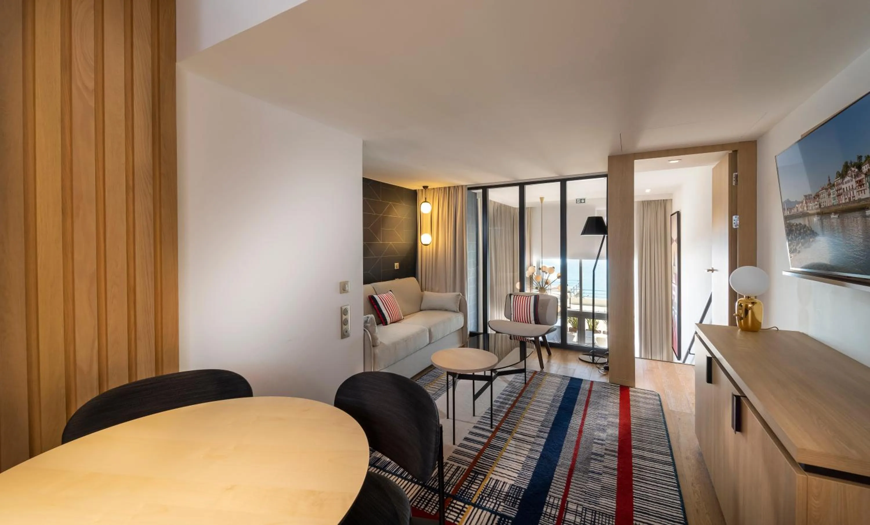 Living room, Bed in Thalazur Saint Jean de Luz - Hôtel & Spa