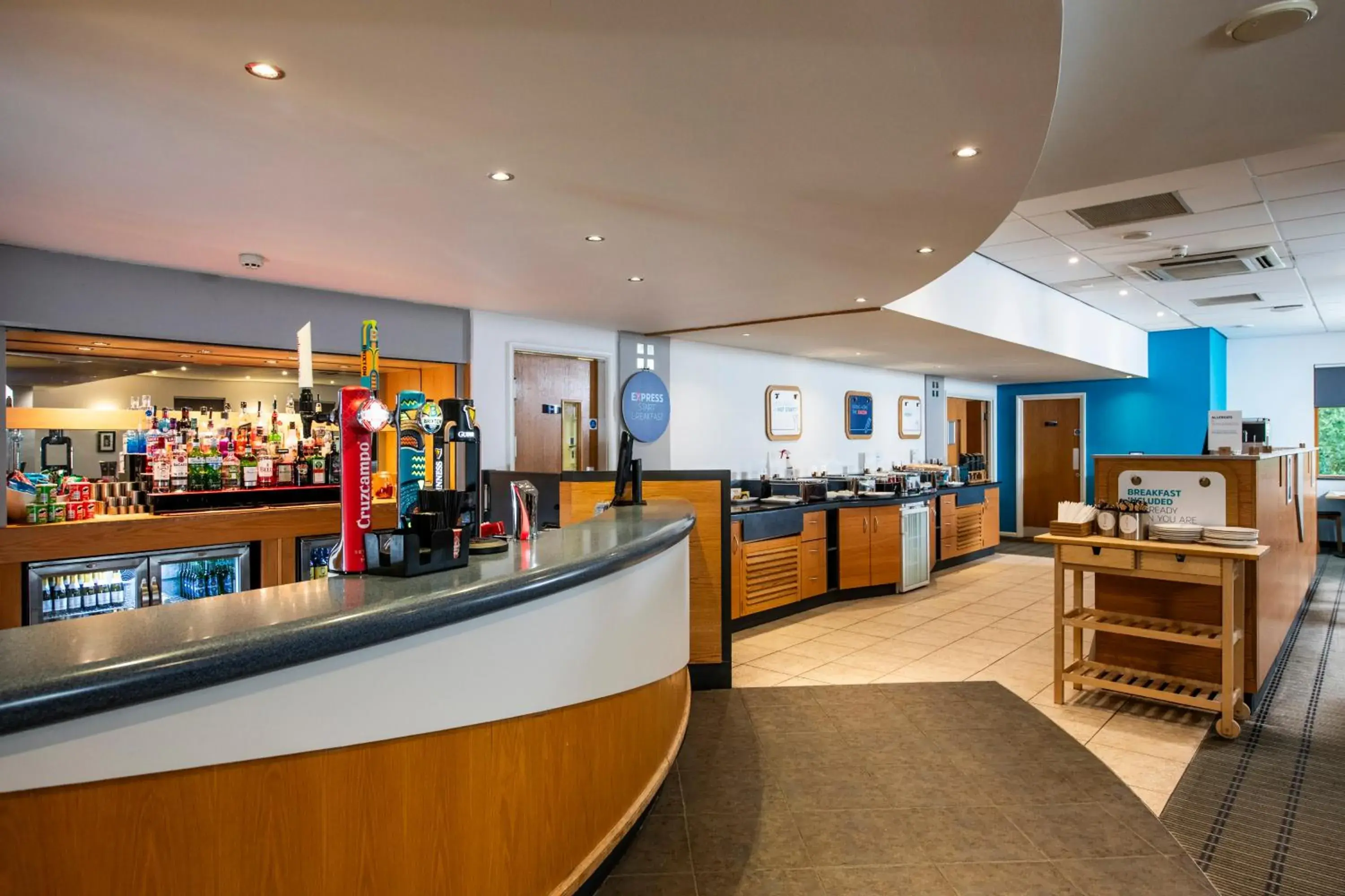 Lounge or bar in Holiday Inn Express Inverness by IHG Lounge or bar in Holiday Inn Express Inverness by IHG