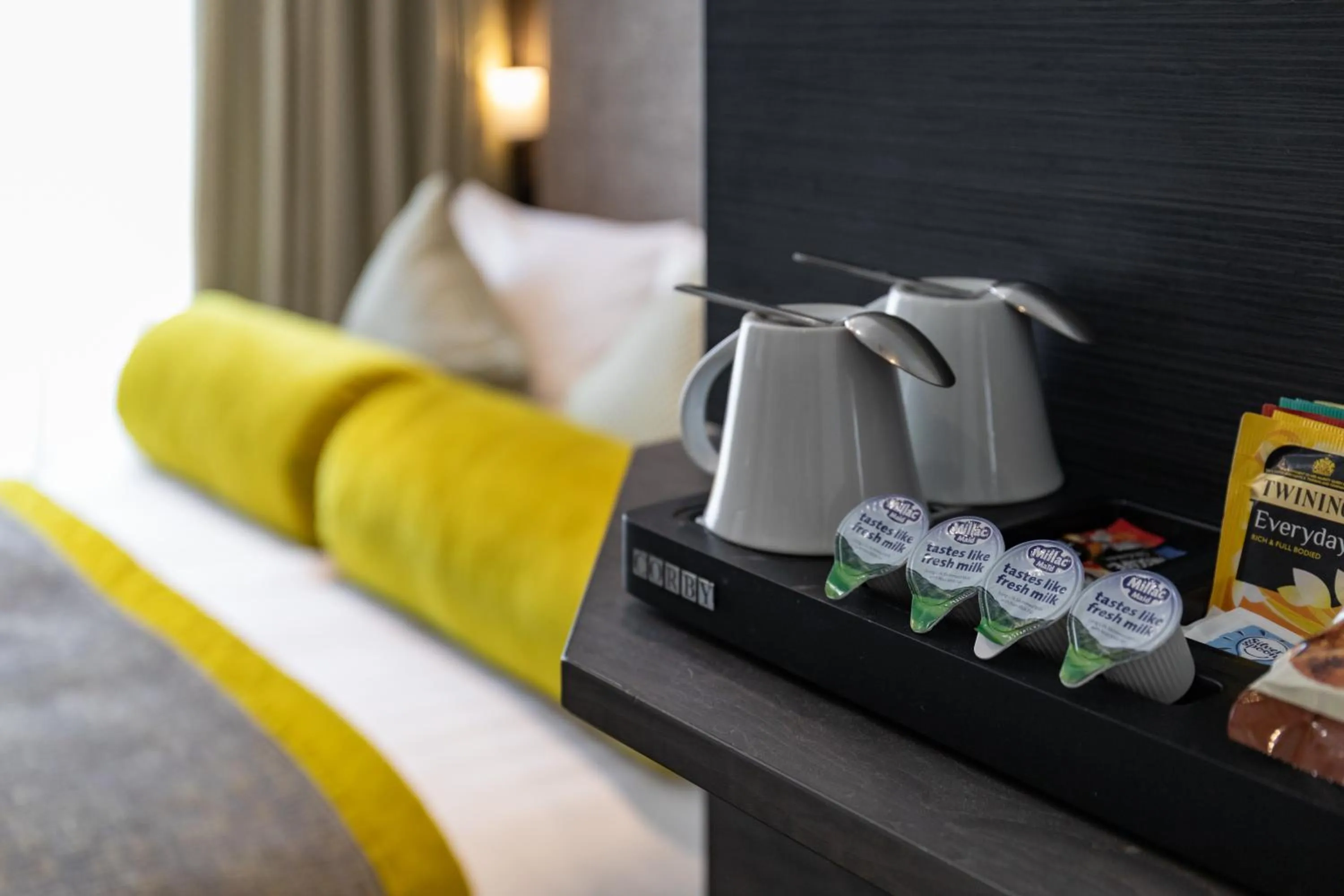 Coffee/tea facilities, Bed in Mornington Hotel London Victoria