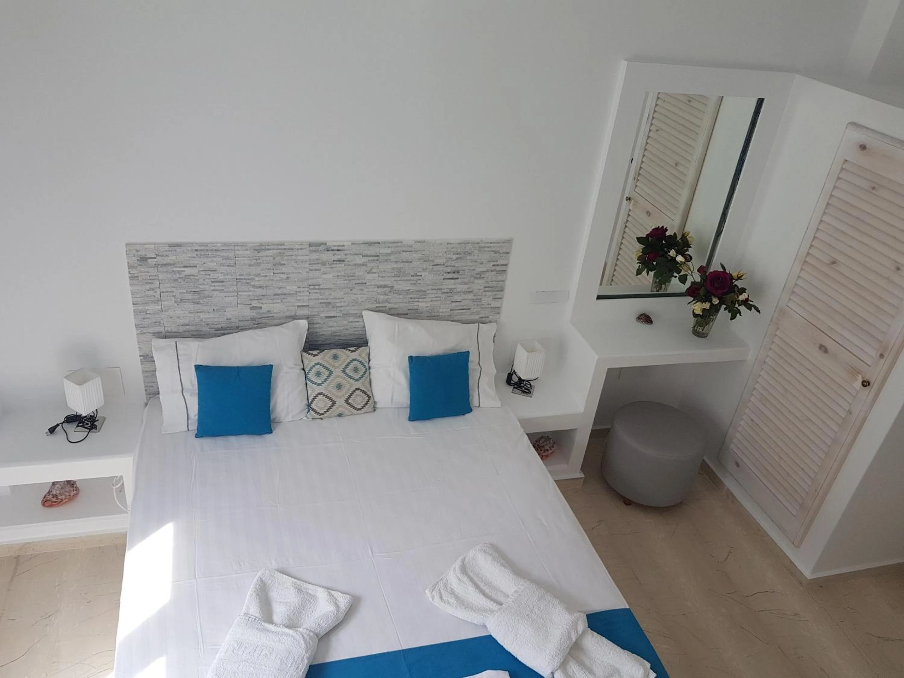 Photo of the whole room in Casa Bella