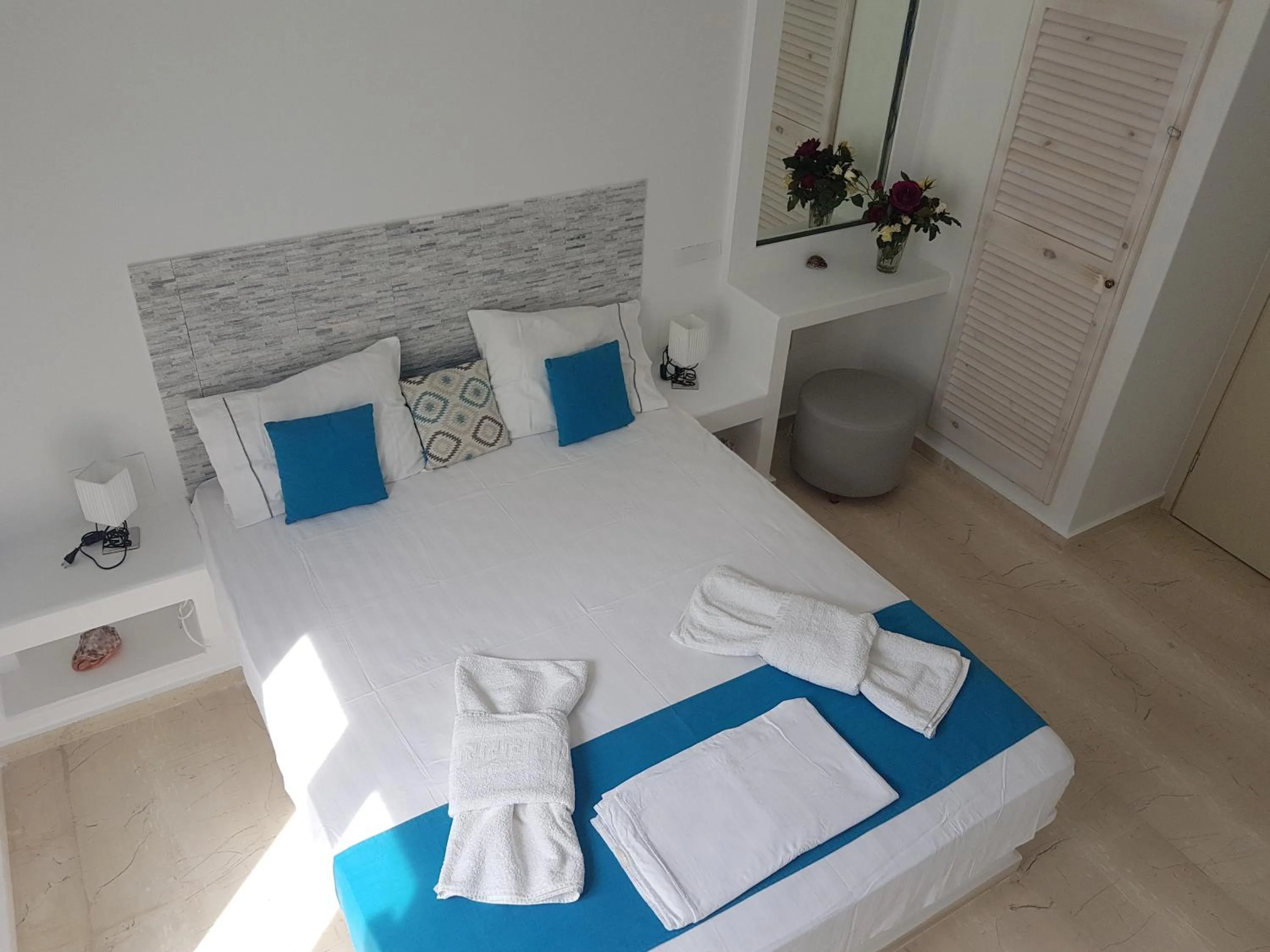 Photo of the whole room in Casa Bella