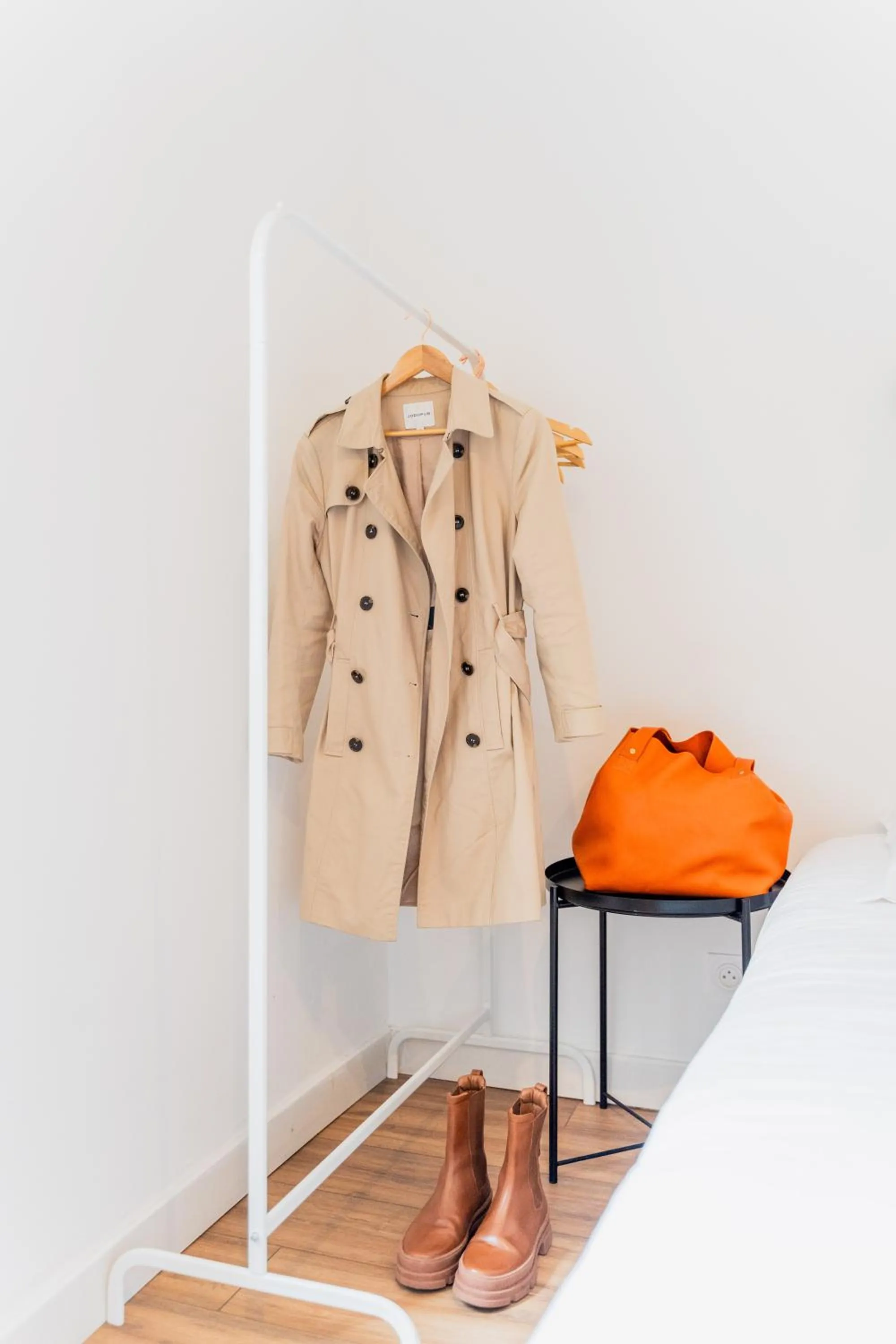 wardrobe in Hôtel d'Angleterre, Salon-de-Provence