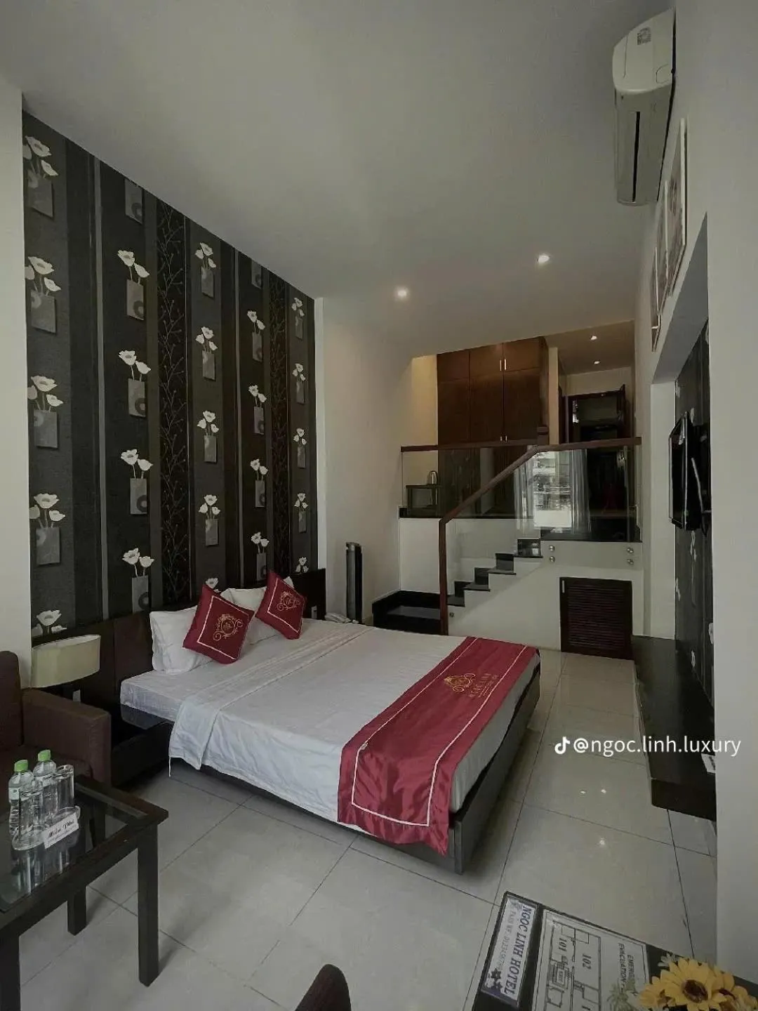 Bed in Ngoc Linh Luxury Hotel