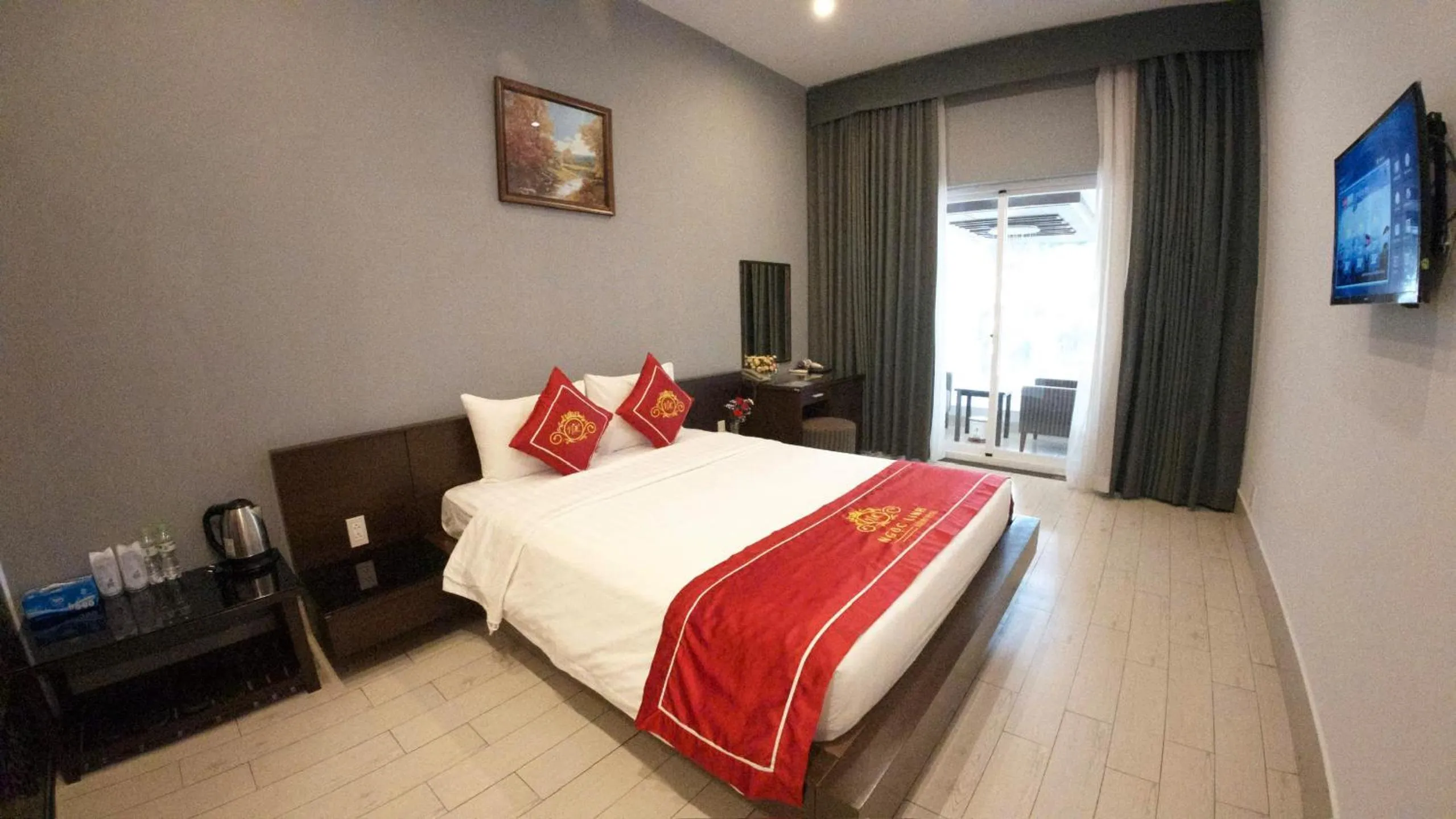 Bed in Ngoc Linh Luxury Hotel