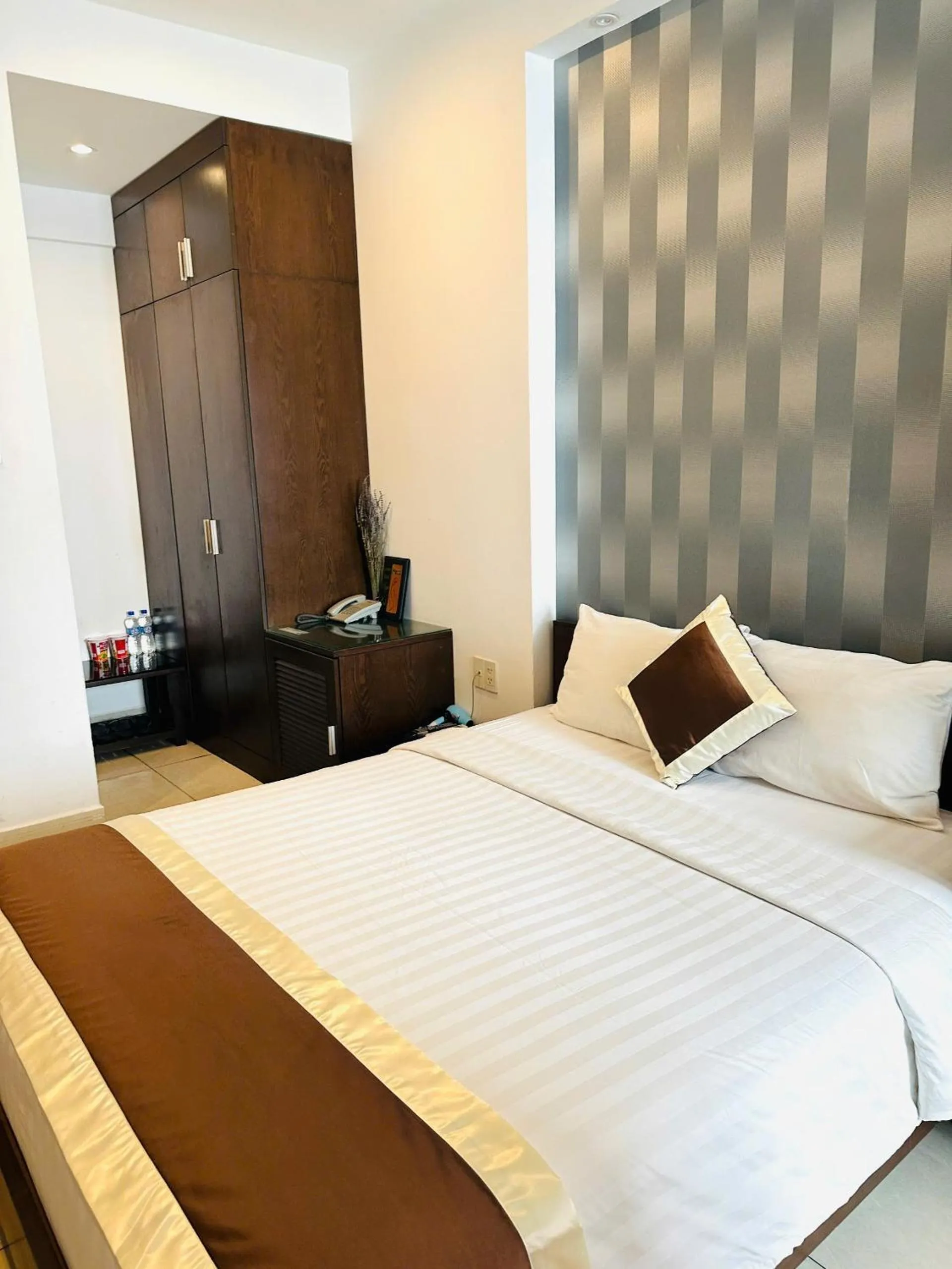 Bed in Ngoc Linh Luxury Hotel